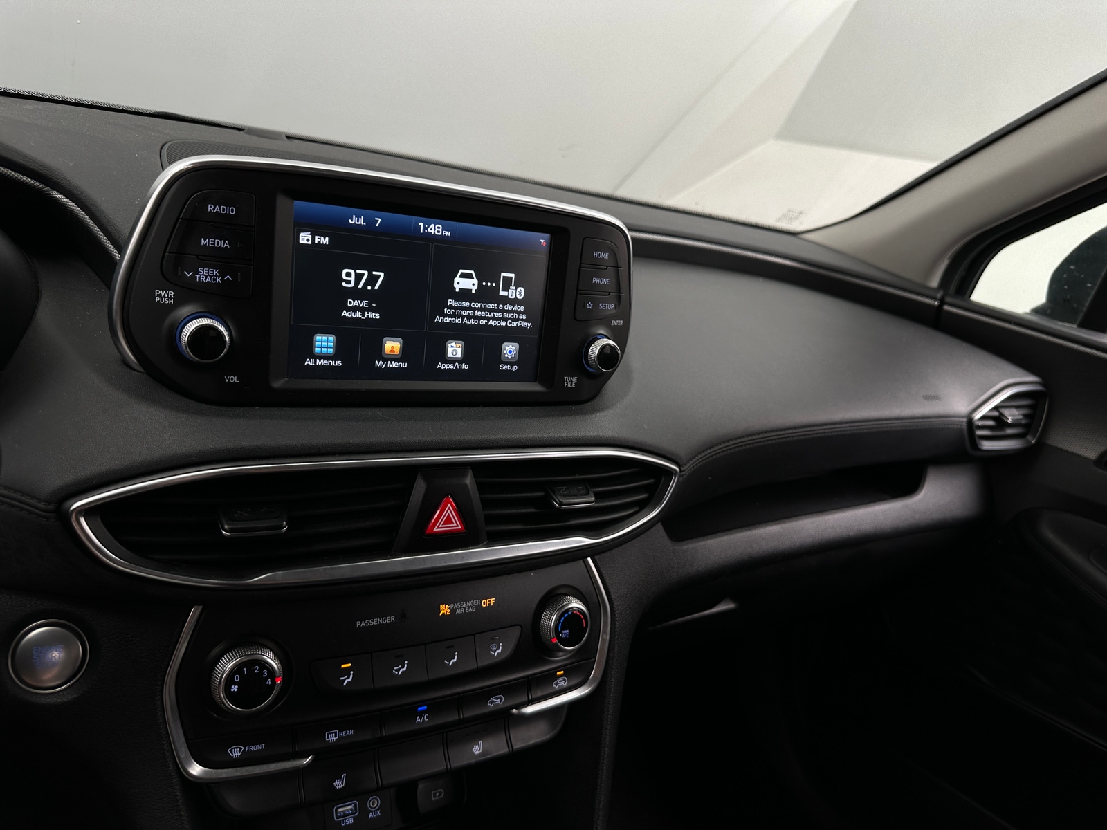 Thumbnail: 2019 Hyundai Santa Fe - 4