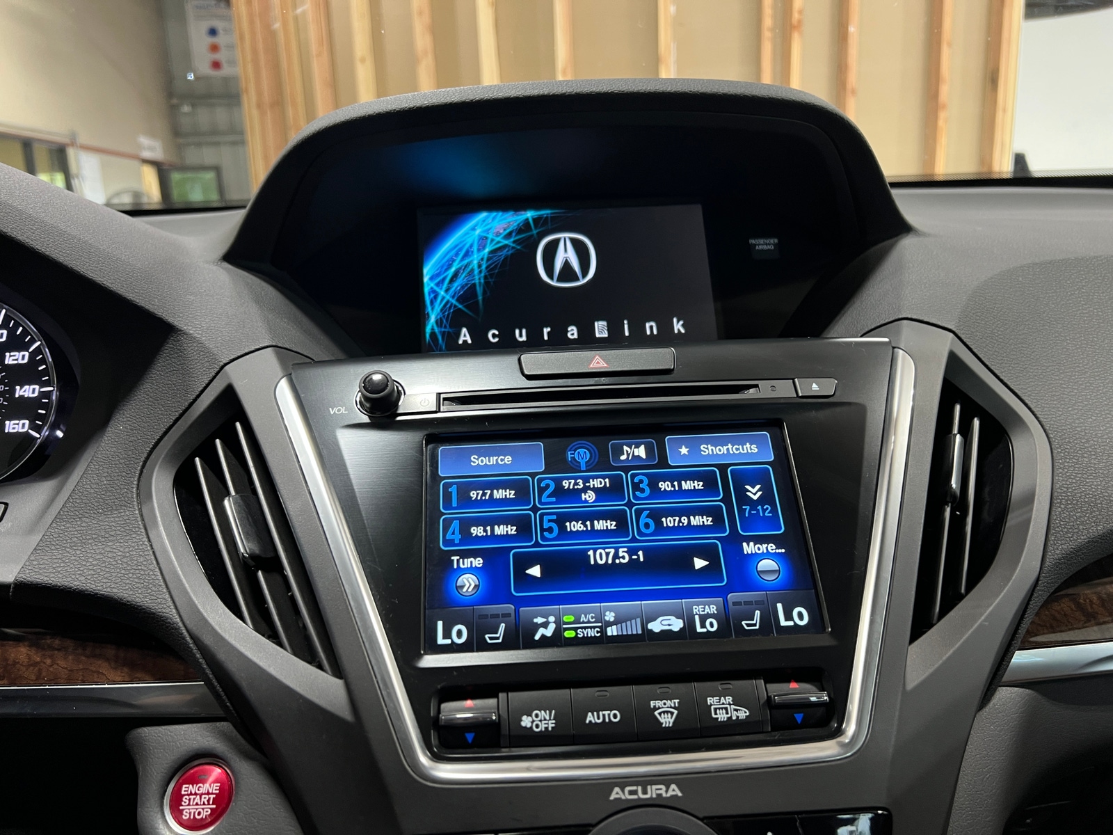 Thumbnail: 2017 Acura MDX - 3