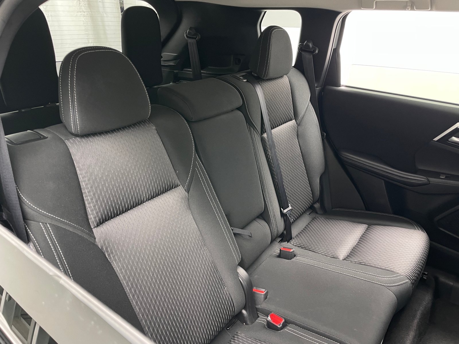 Thumbnail: 2025 Mitsubishi Outlander - 6