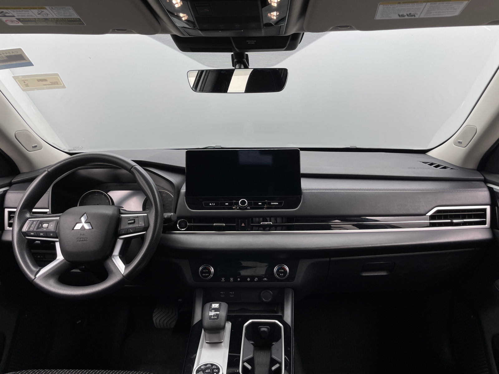 Thumbnail: 2025 Mitsubishi Outlander - 3