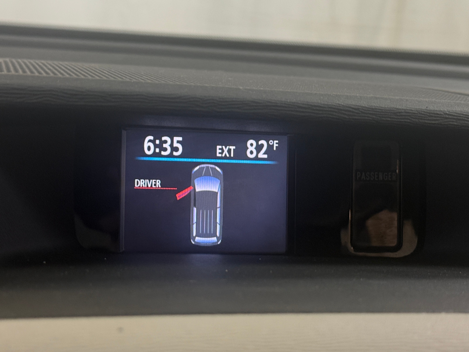 Thumbnail: 2014 Toyota Sienna - 3