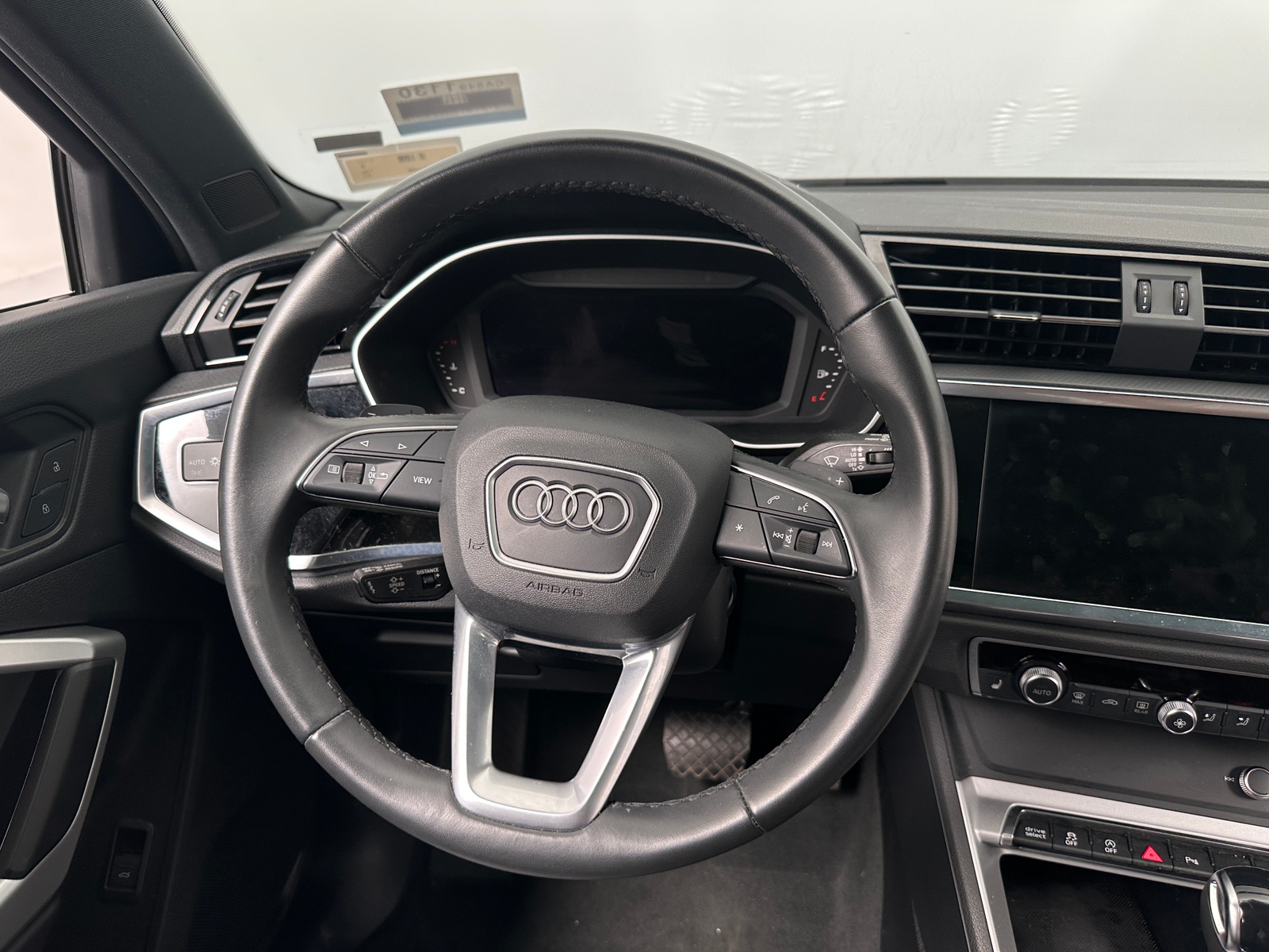 Thumbnail: 2025 Audi Q3 - 4