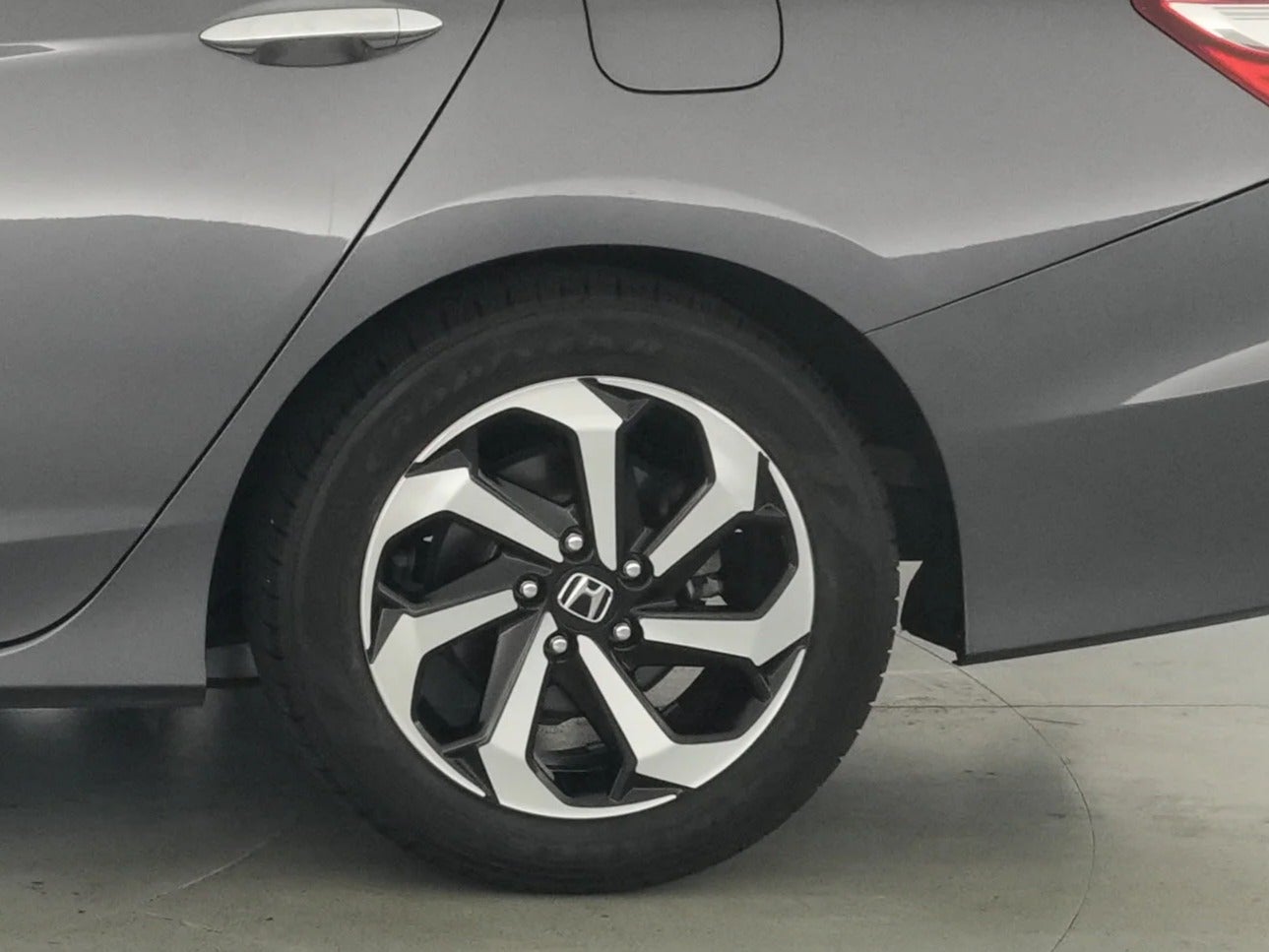 2017 Honda Accord EX - Photo 17