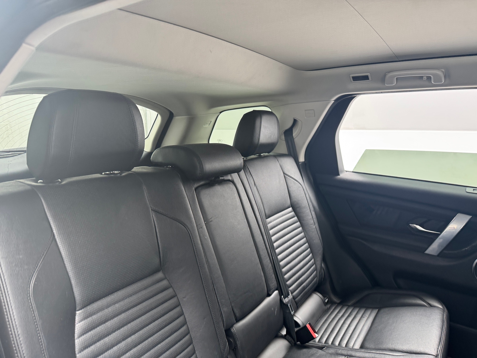 Thumbnail: 2020 Land Rover Discovery Sport - 5