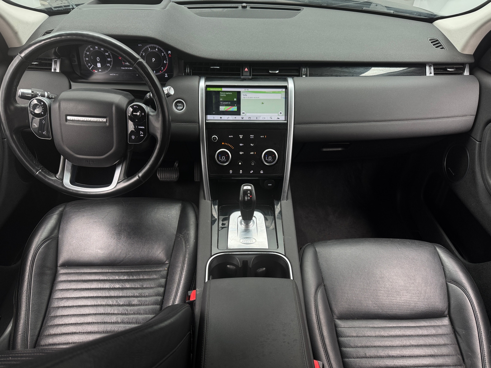 Thumbnail: 2020 Land Rover Discovery Sport - 2