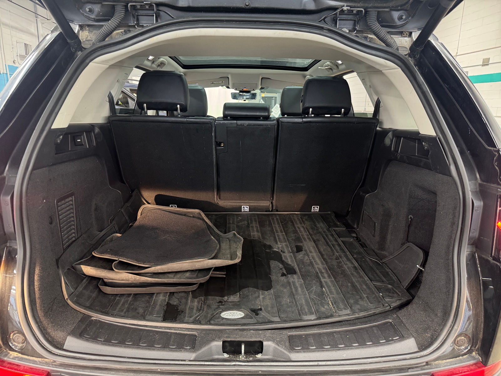 Thumbnail: 2020 Land Rover Discovery Sport - 6
