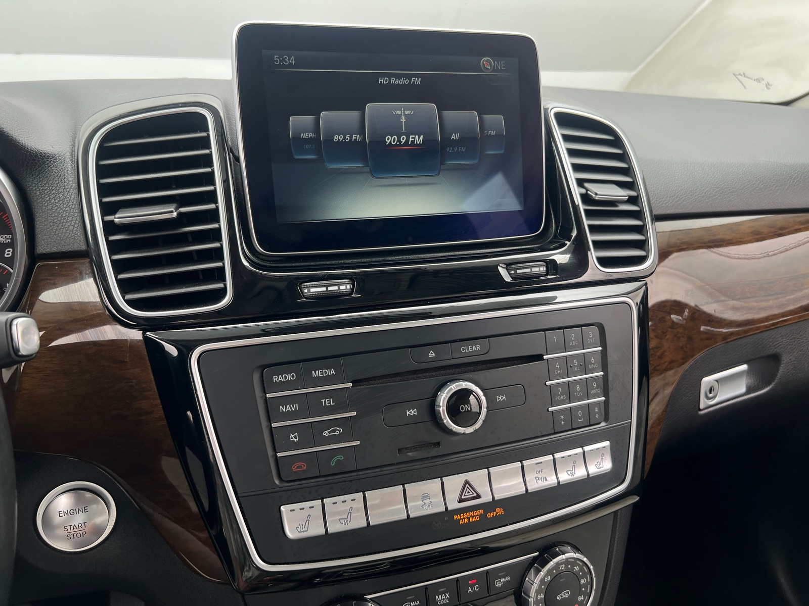Thumbnail: 2016 Mercedes-Benz GLE - 3