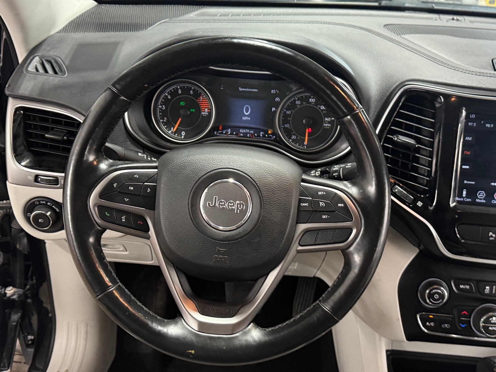 Thumbnail: 2020 Jeep Cherokee - 4