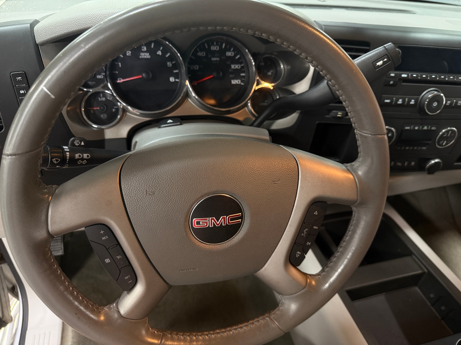 Thumbnail: 2010 GMC Sierra 1500 - 5