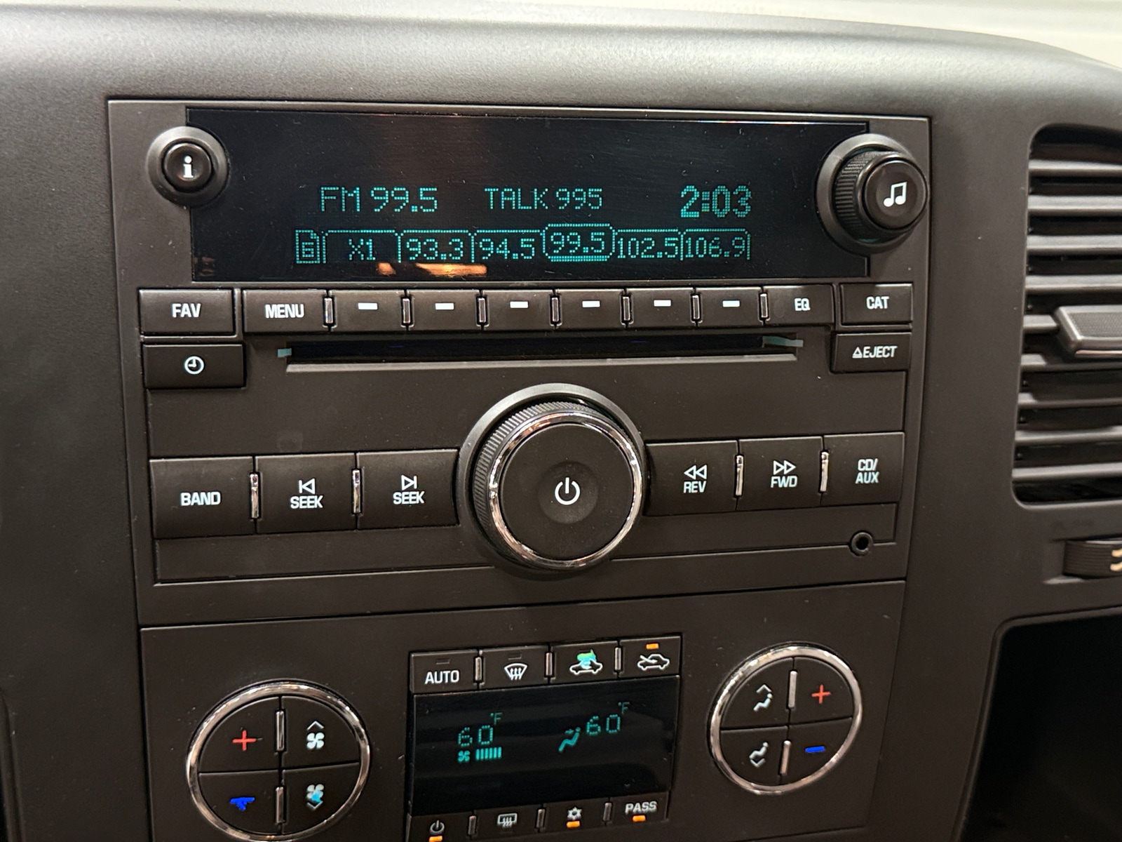 Thumbnail: 2010 GMC Sierra 1500 - 4