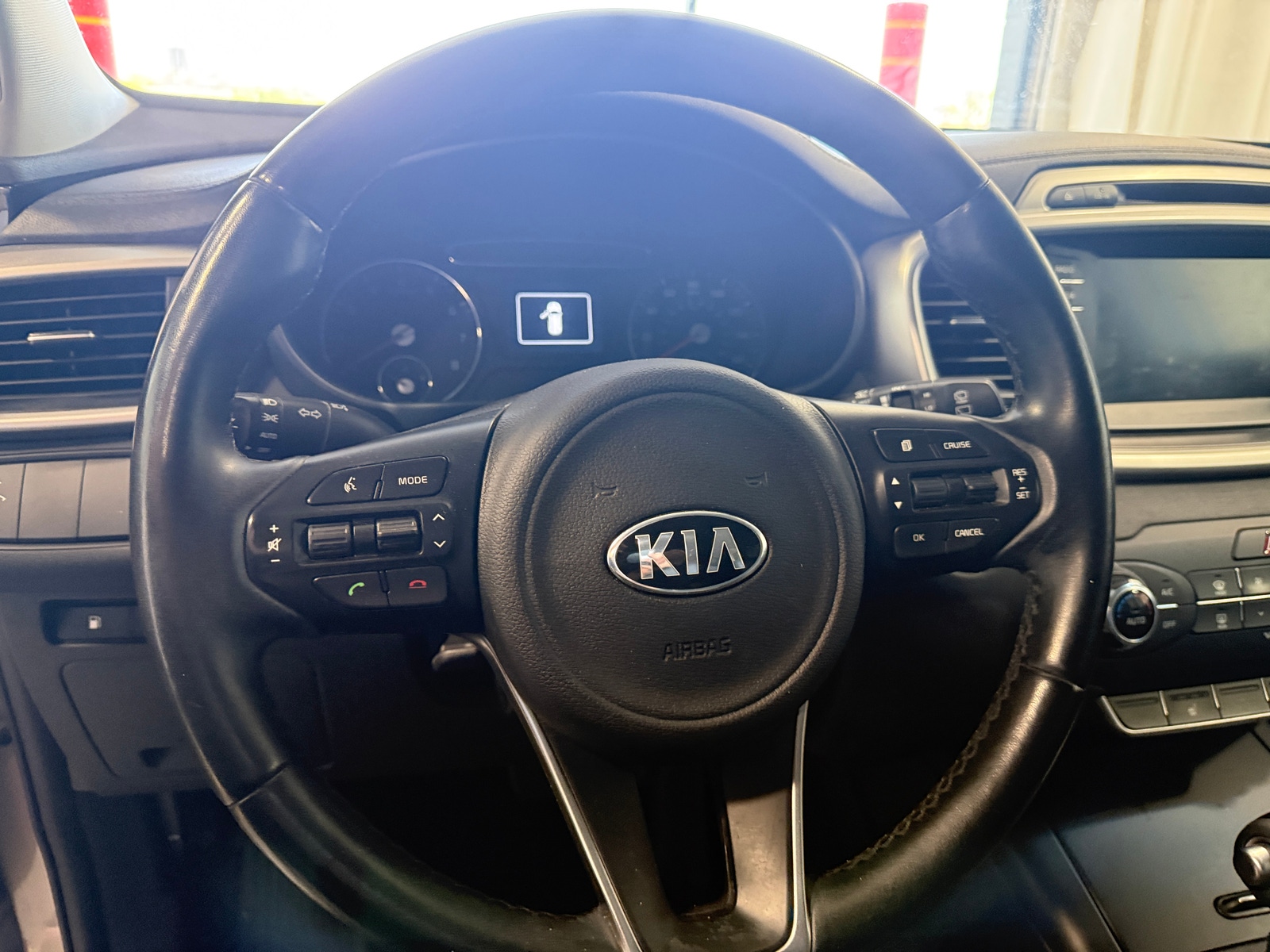 Thumbnail: 2017 Kia Sorento - 5