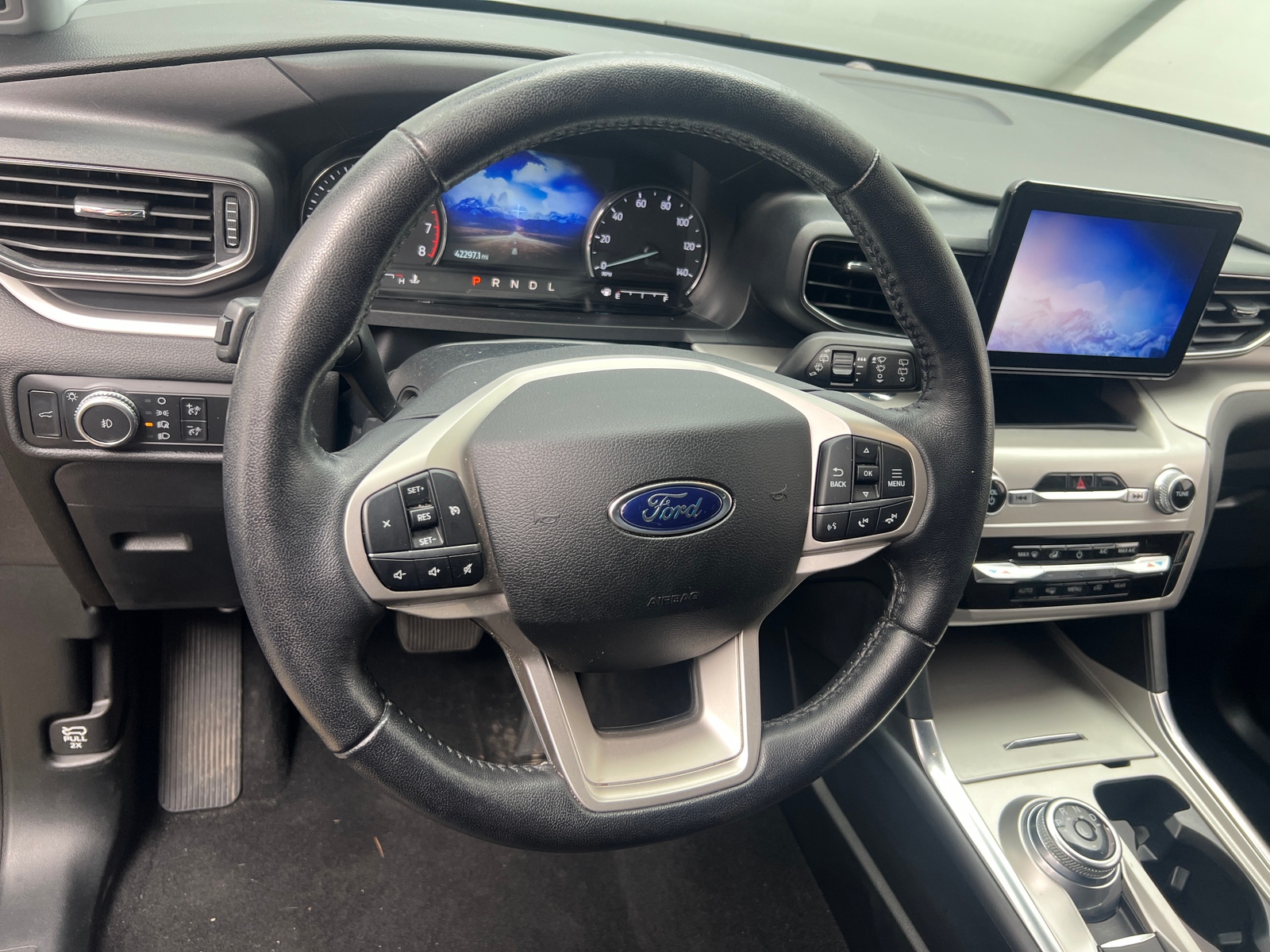 Thumbnail: 2021 Ford Explorer - 5