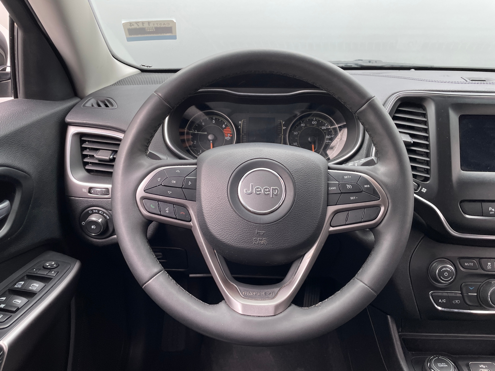 Thumbnail: 2021 Jeep Cherokee - 5
