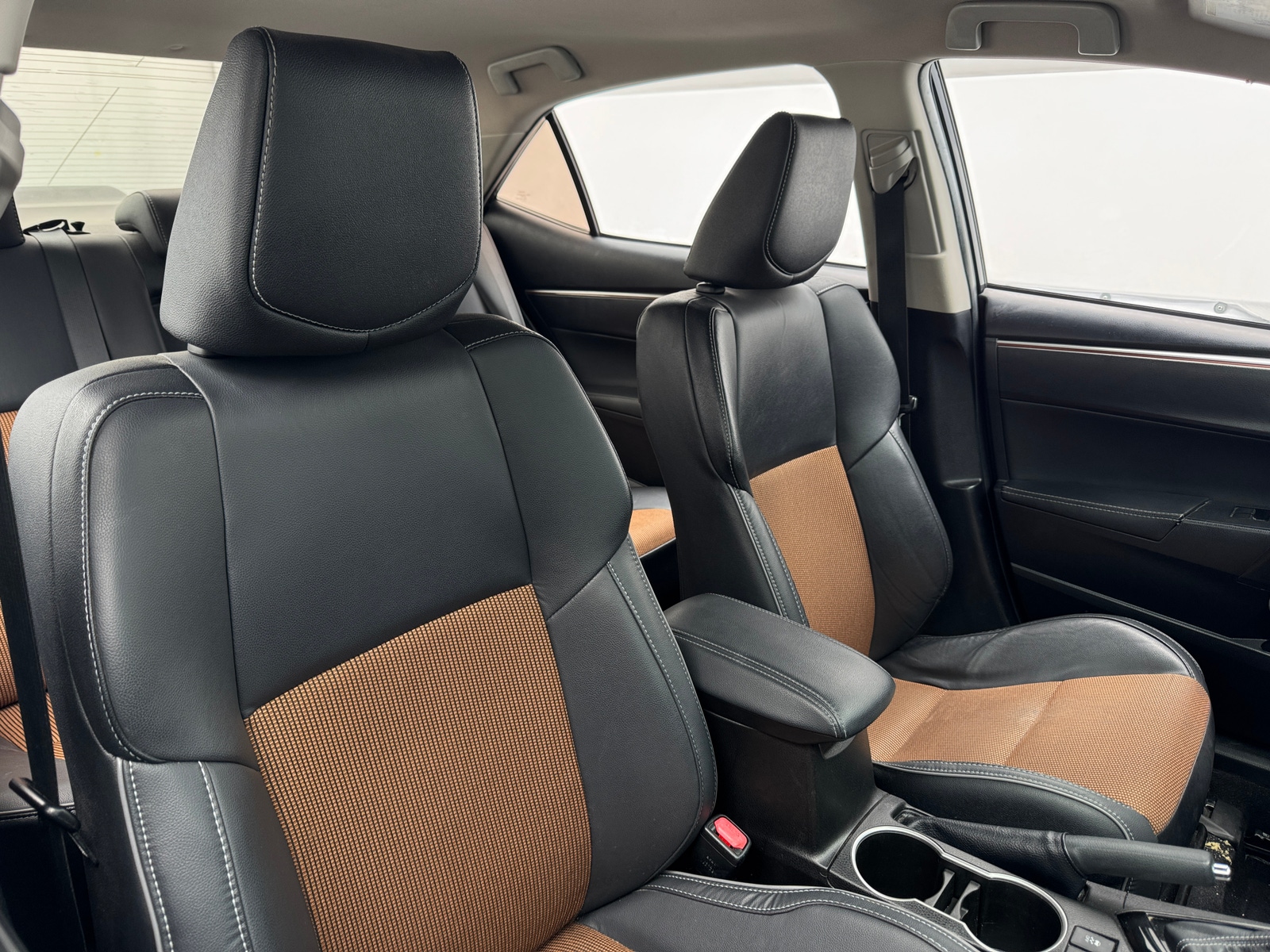 Thumbnail: 2015 Toyota Corolla - 2