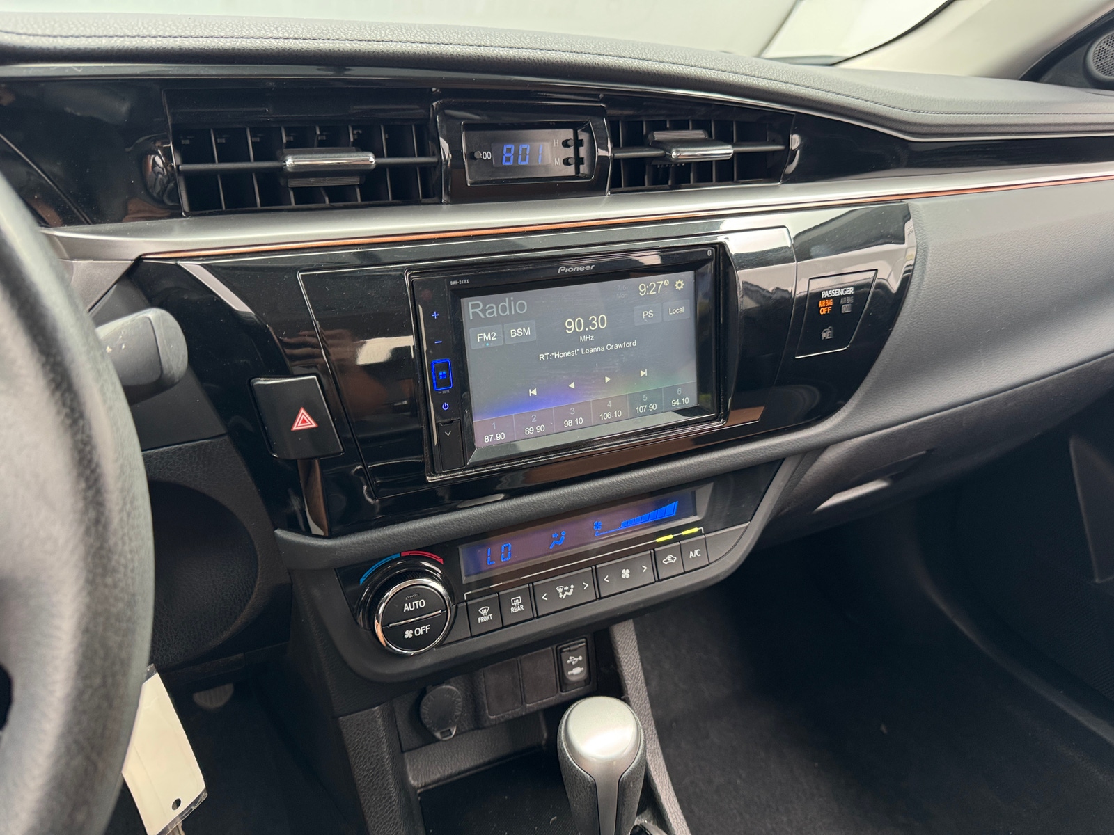 Thumbnail: 2015 Toyota Corolla - 4