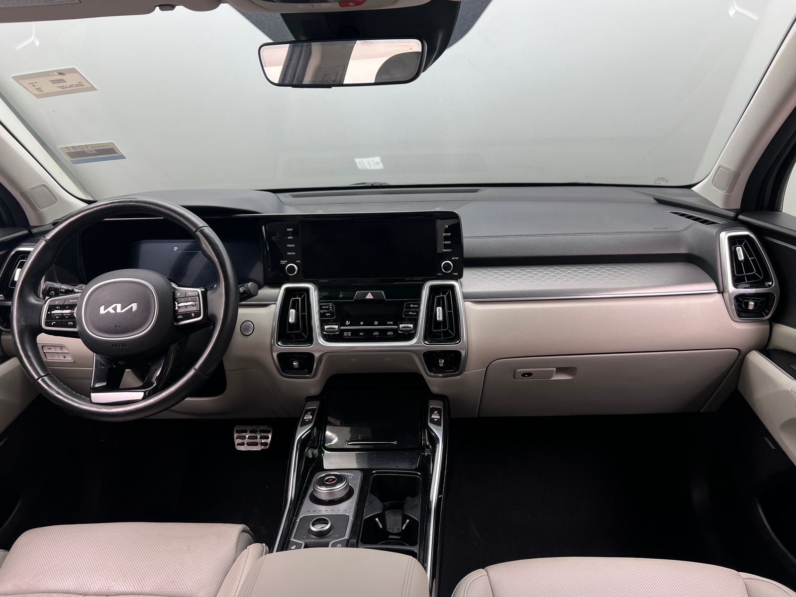 Thumbnail: 2023 Kia Sorento - 2