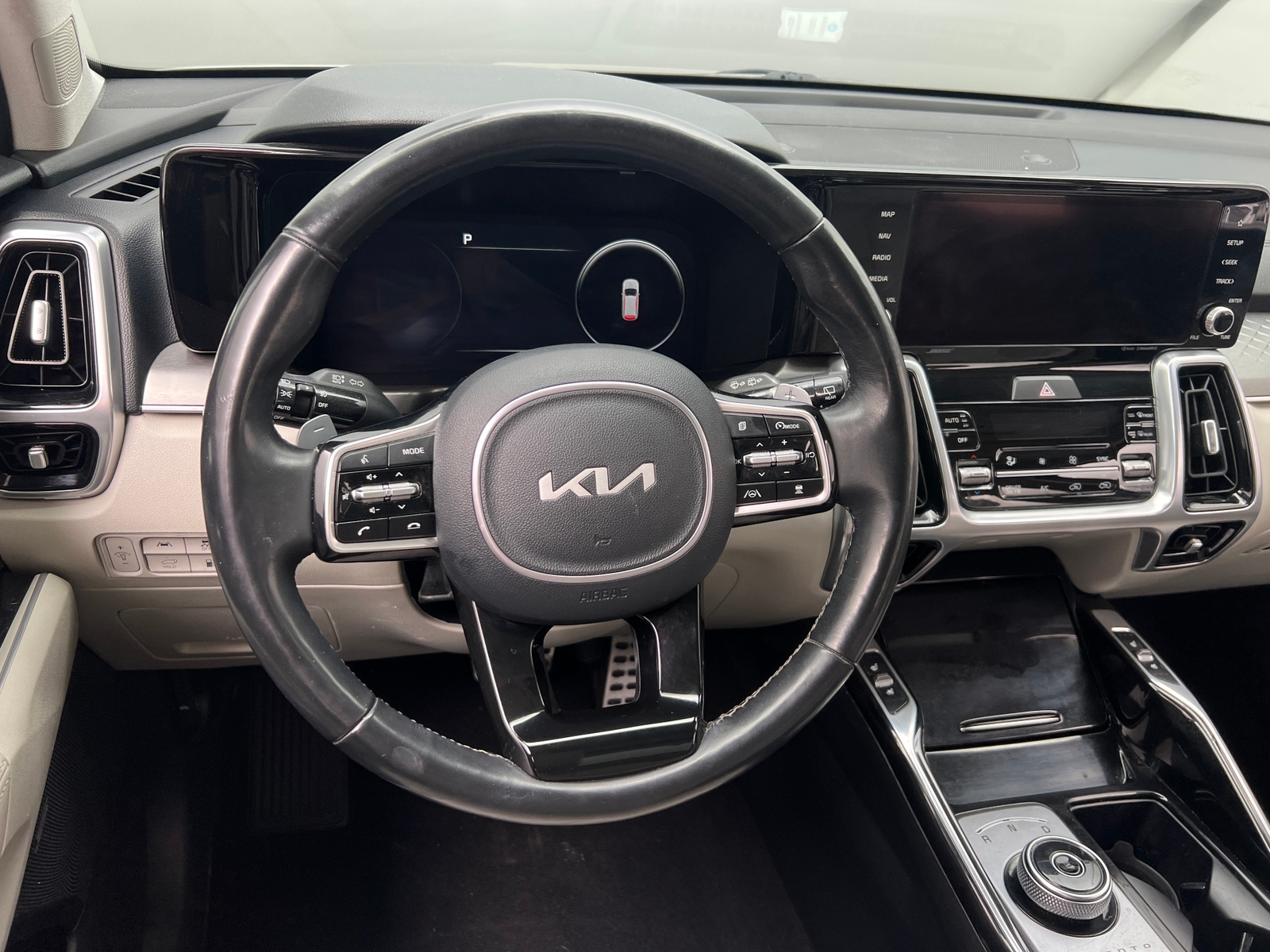 Thumbnail: 2023 Kia Sorento - 4