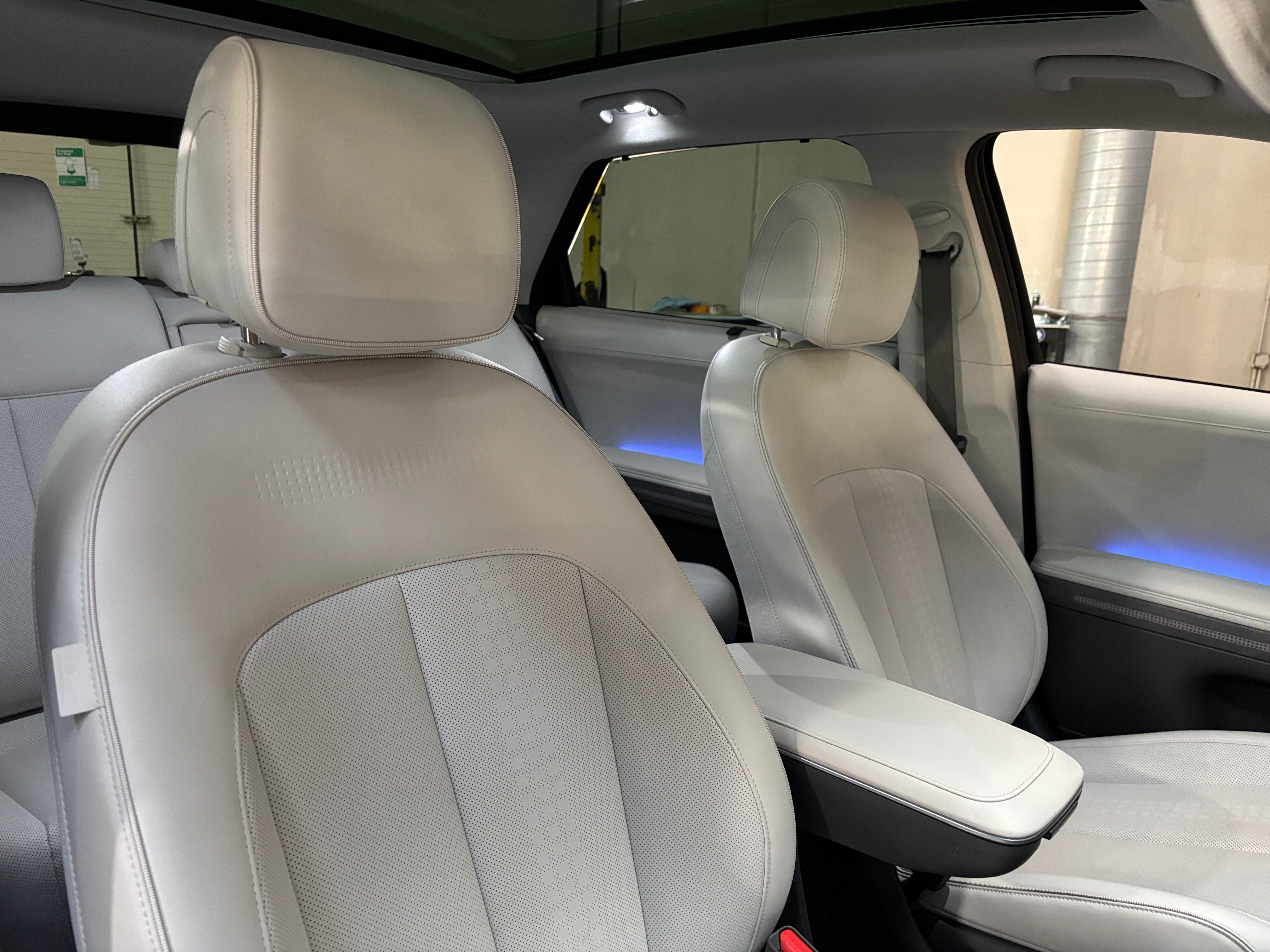 Used 2024 Hyundai IONIQ 5 Limited with VIN KM8KRDDF5RU256608 for sale in Oak Creek, WI