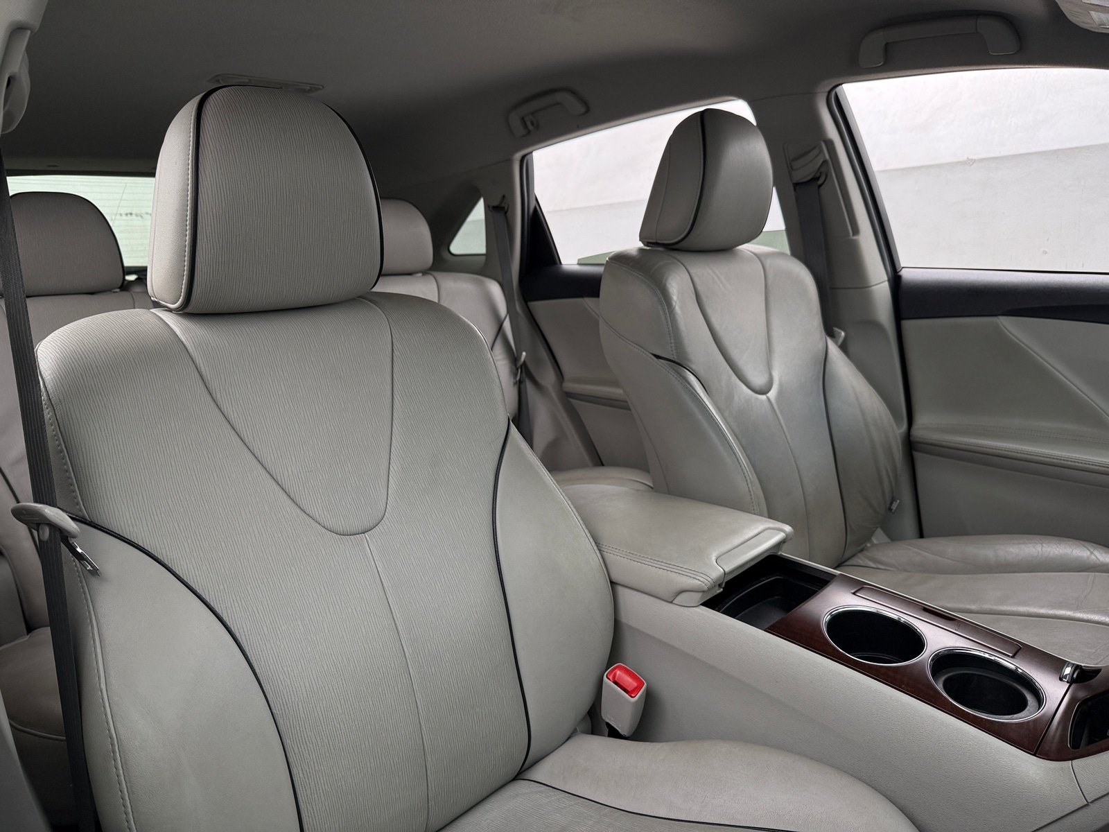 Thumbnail: 2010 Toyota Venza - 2