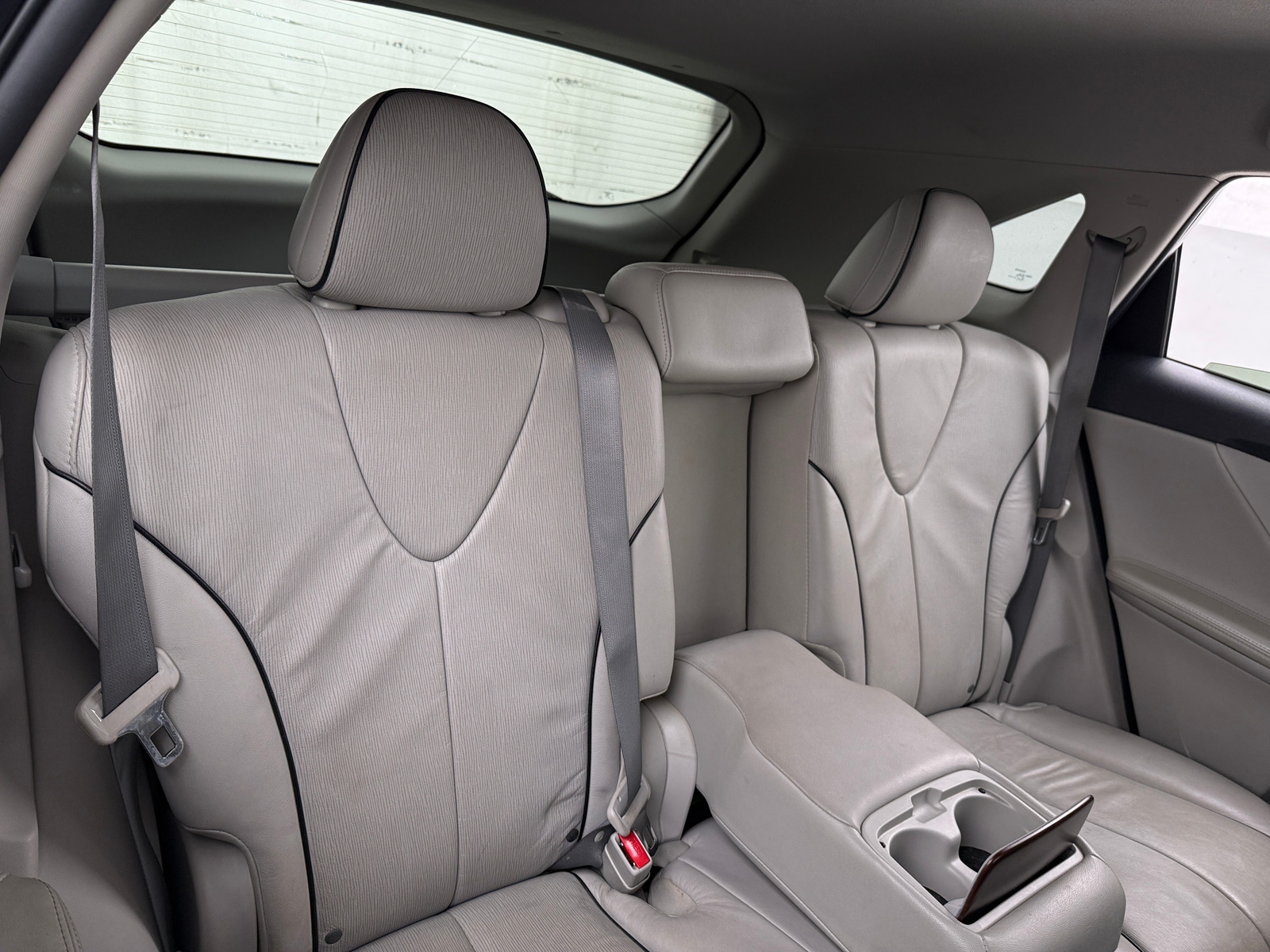 Thumbnail: 2010 Toyota Venza - 6