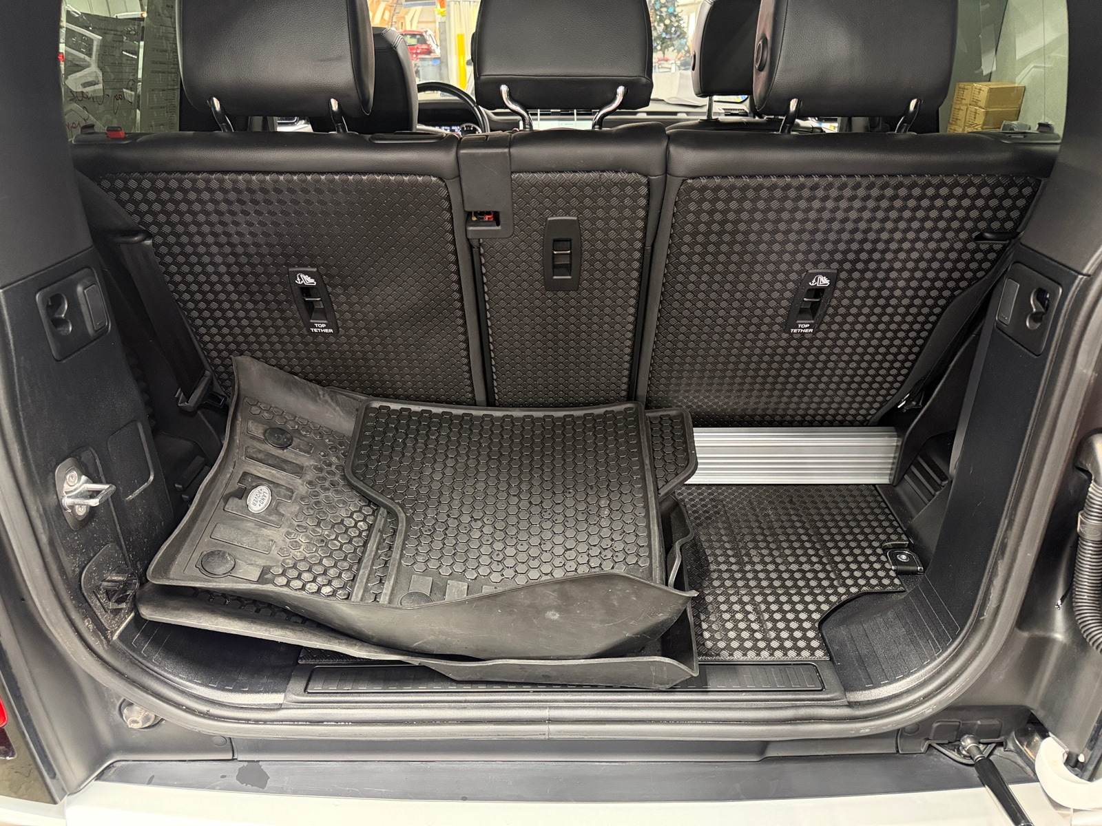 Thumbnail: 2022 Land Rover Defender - 6