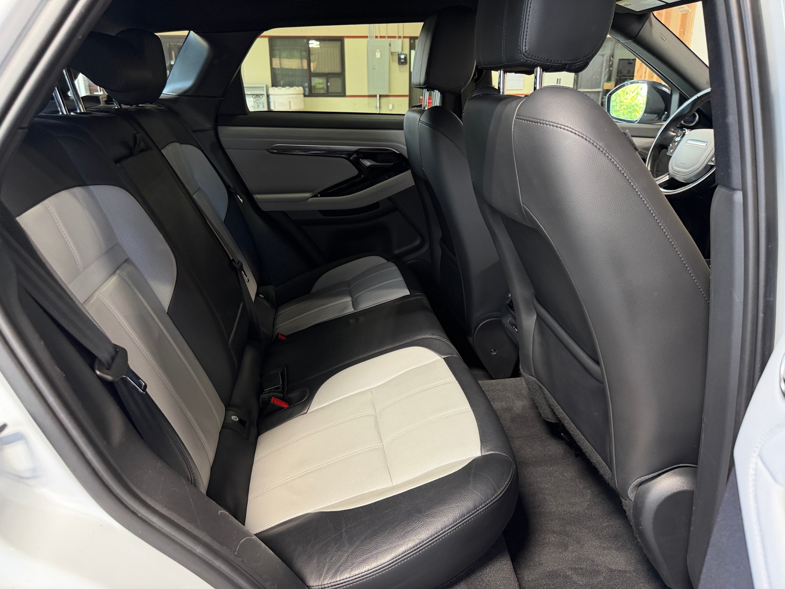 Thumbnail: 2020 Land Rover Range Rover Evoque - 5