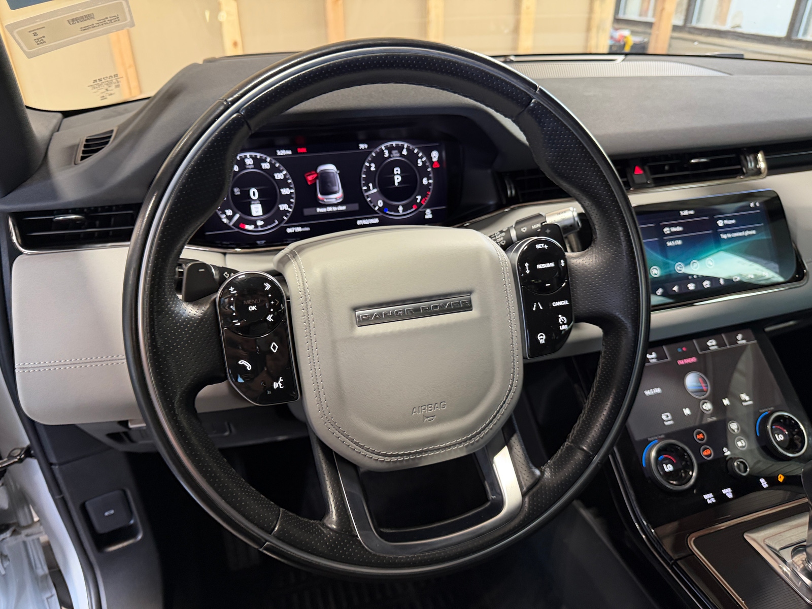 Thumbnail: 2020 Land Rover Range Rover Evoque - 4