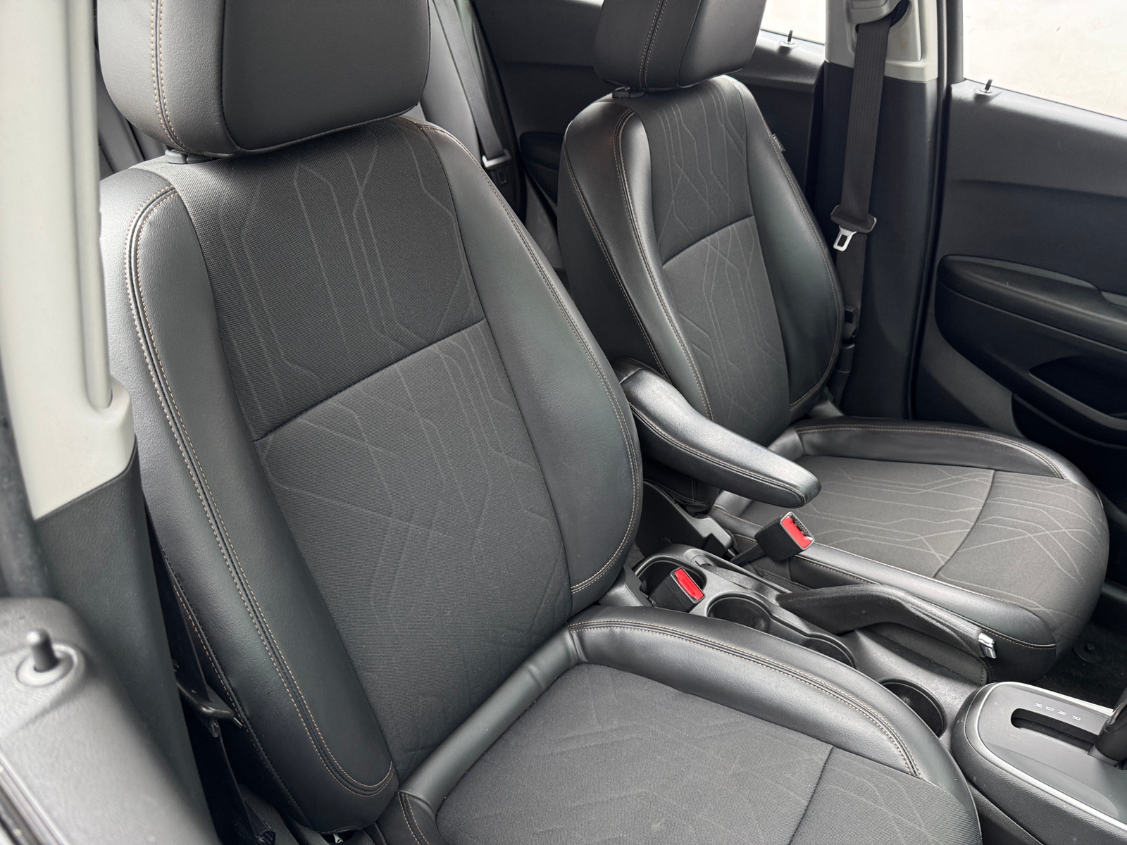 Thumbnail: 2022 Chevrolet Trax - 2