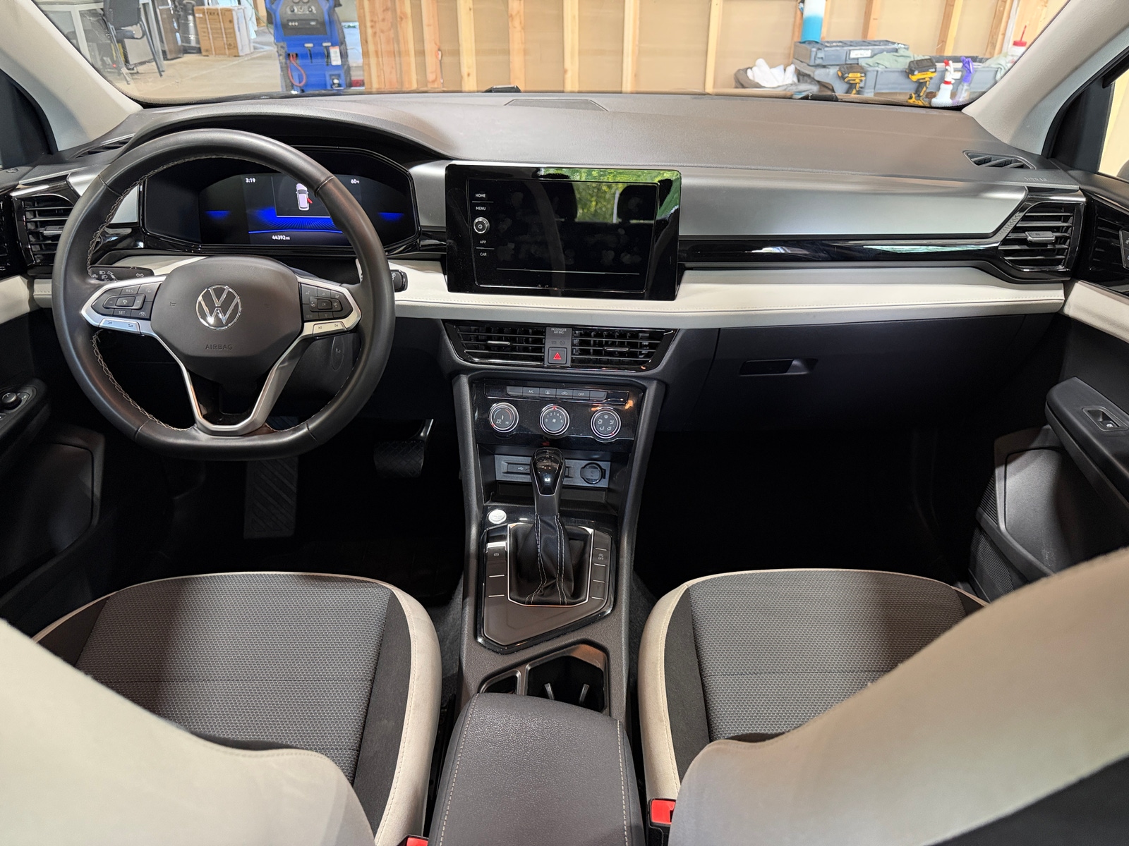 Thumbnail: 2025 Volkswagen Taos - 3