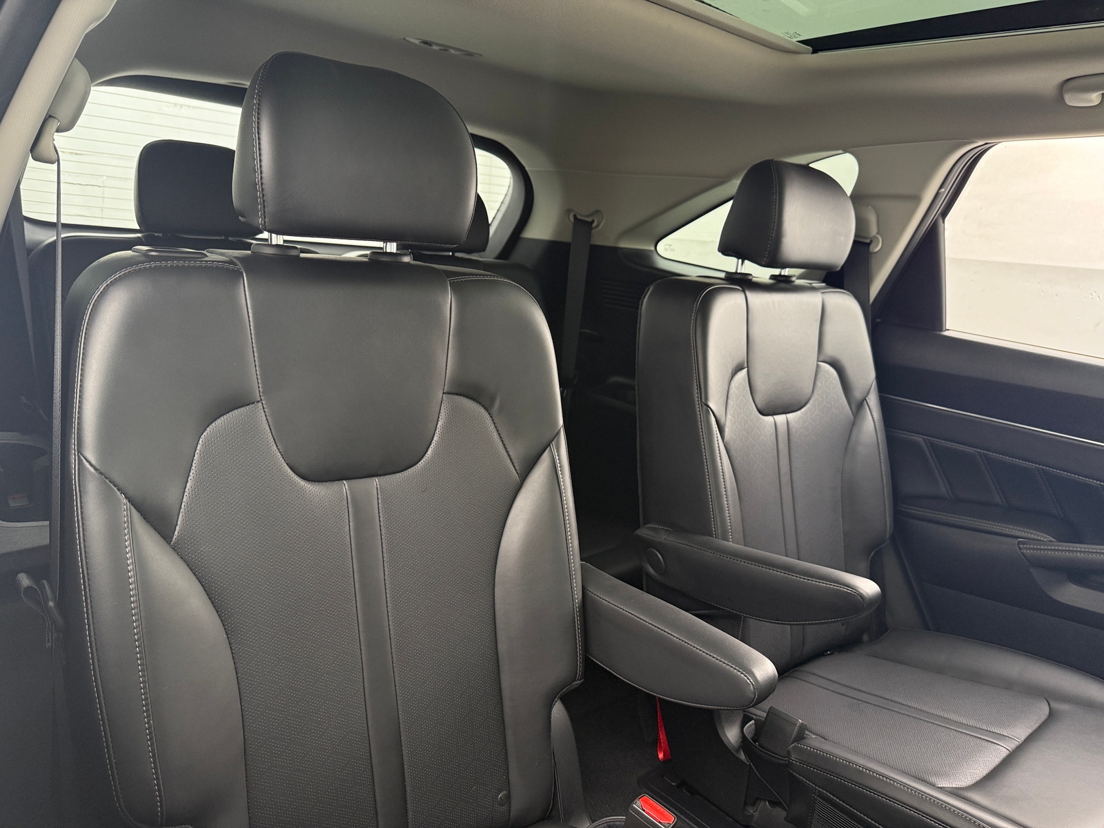Thumbnail: 2023 Kia Sorento - 5