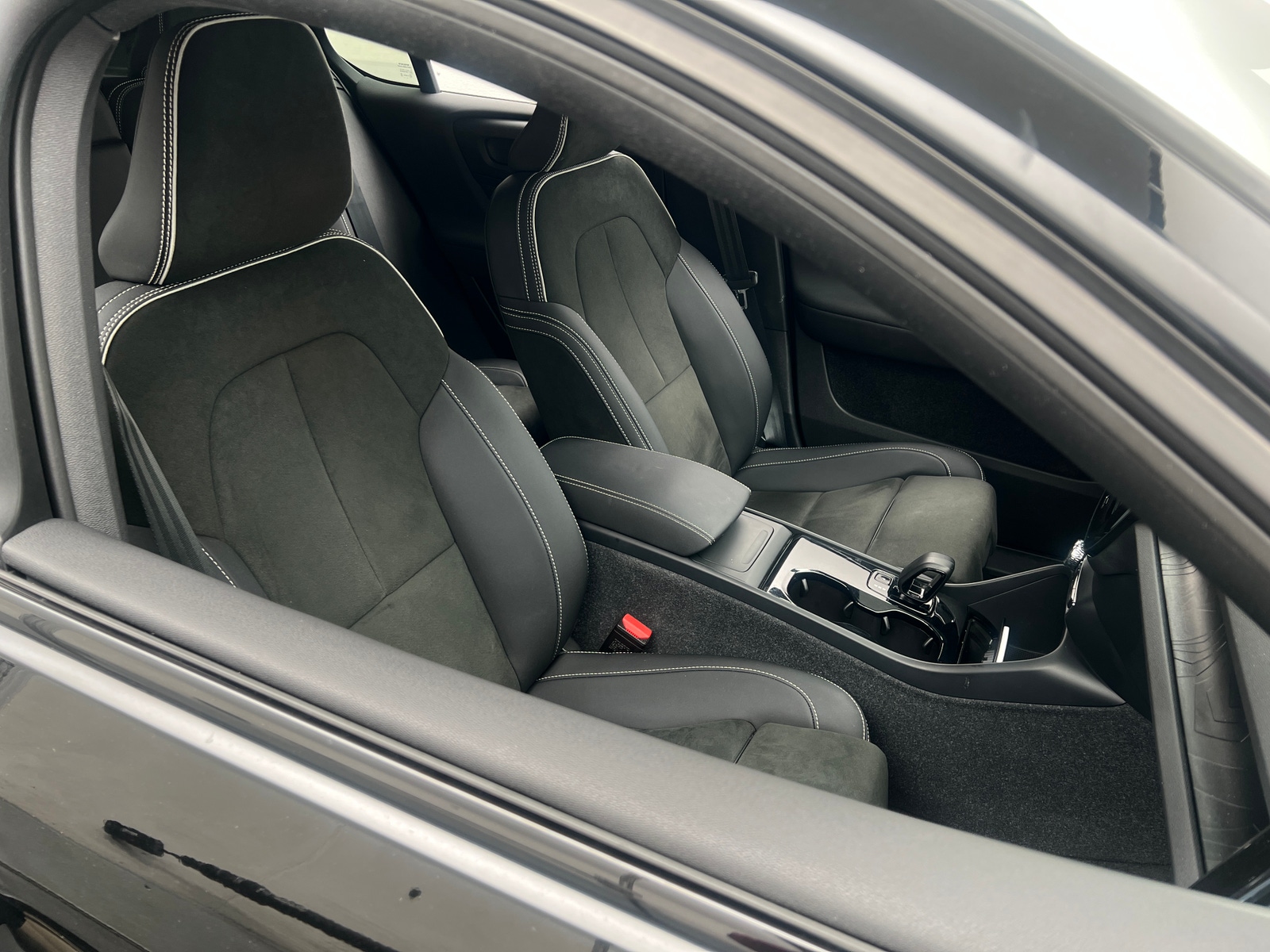 Thumbnail: 2023 Volvo C40 - 2