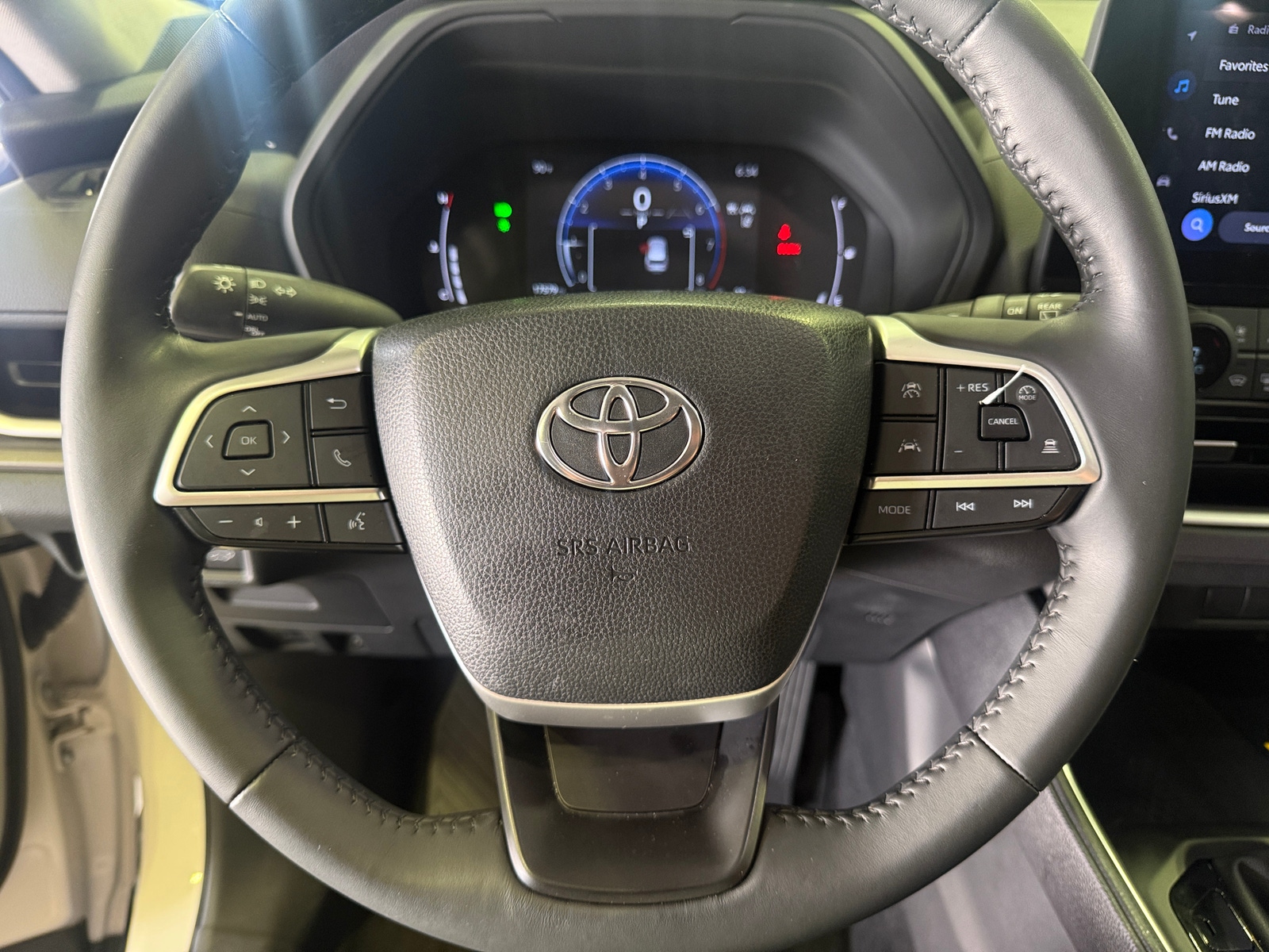 Thumbnail: 2024 Toyota Grand Highlander - 4
