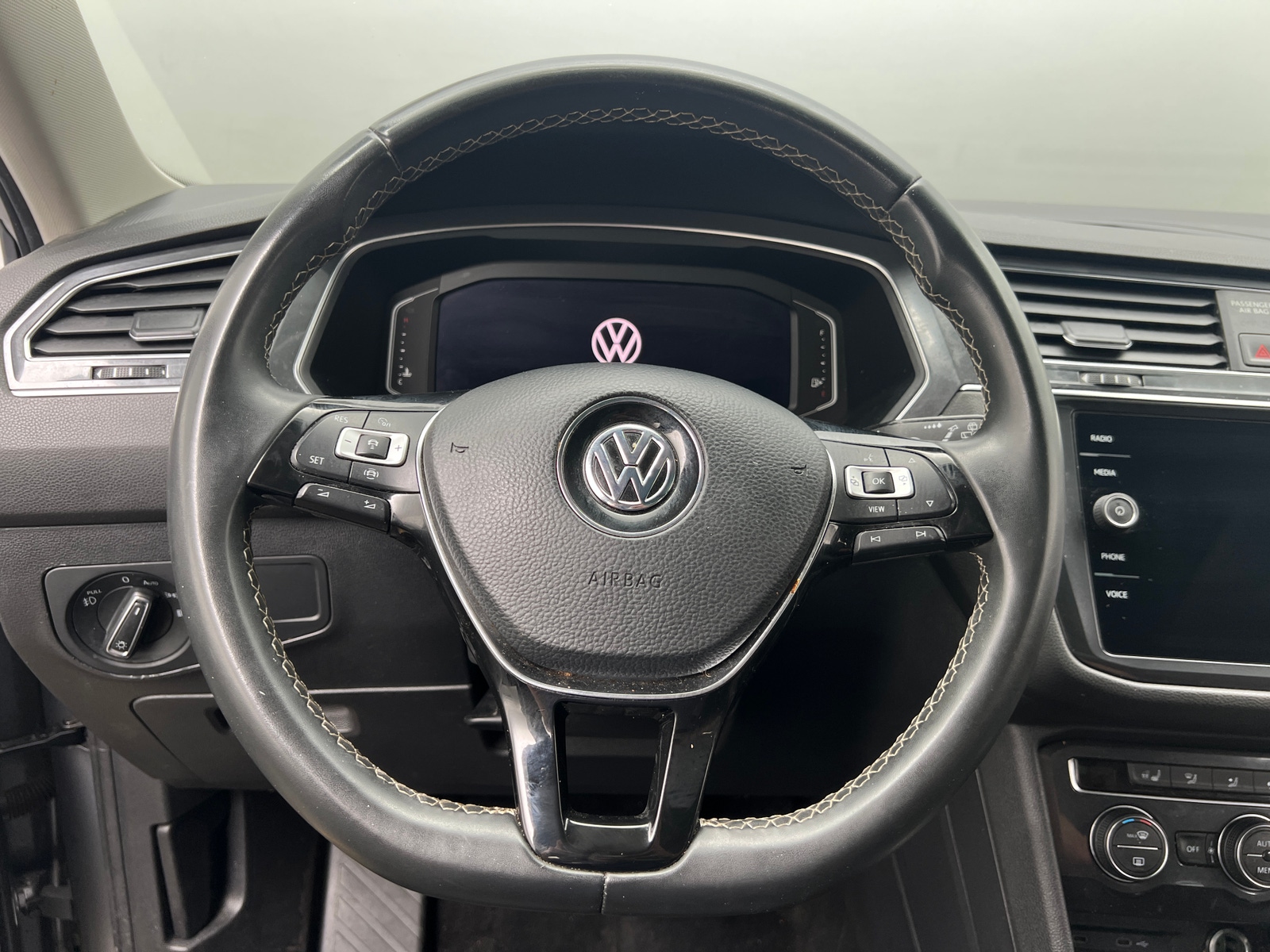 Thumbnail: 2021 Volkswagen Tiguan - 5