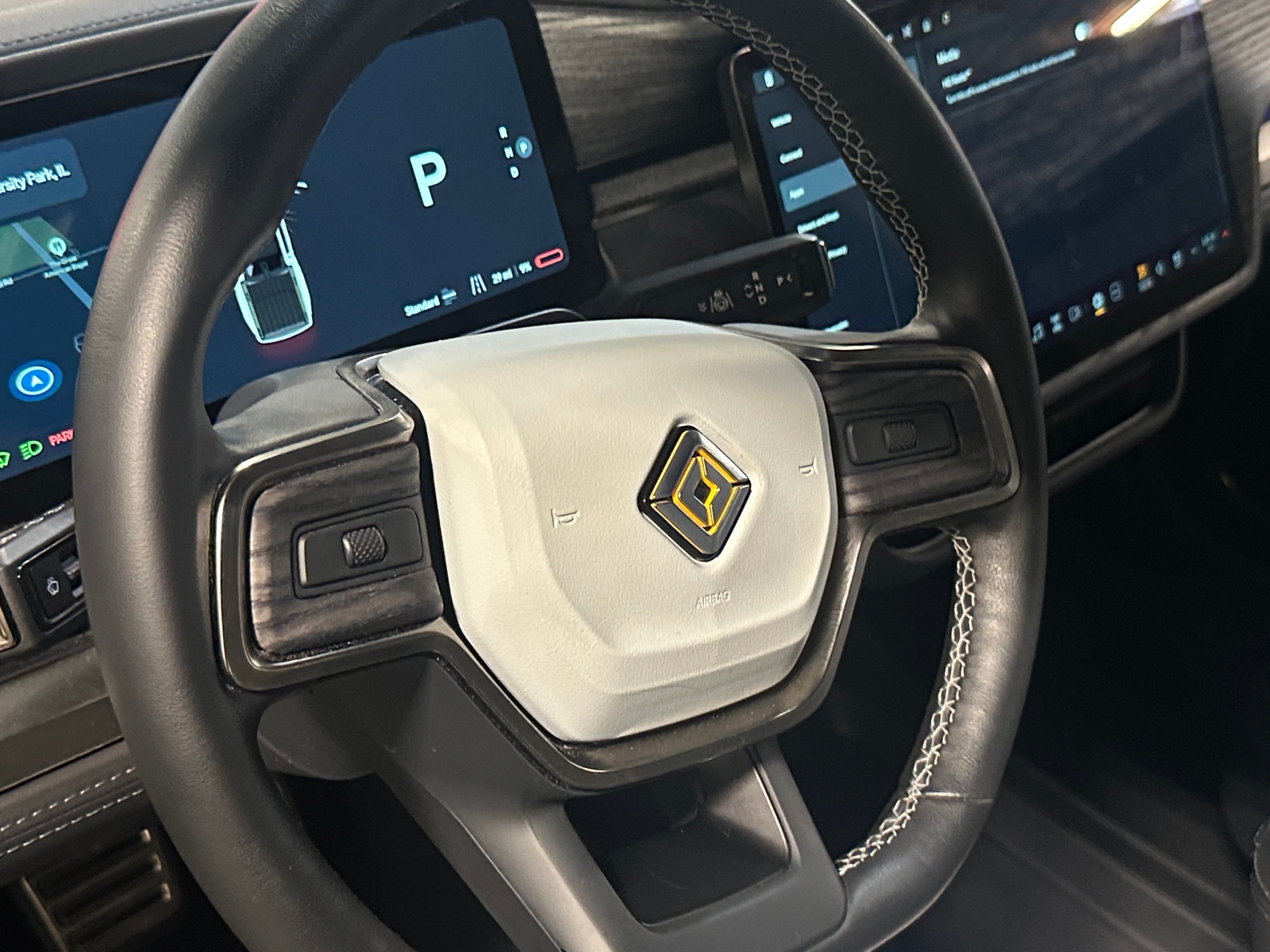Thumbnail: 2022 Rivian R1T - 4