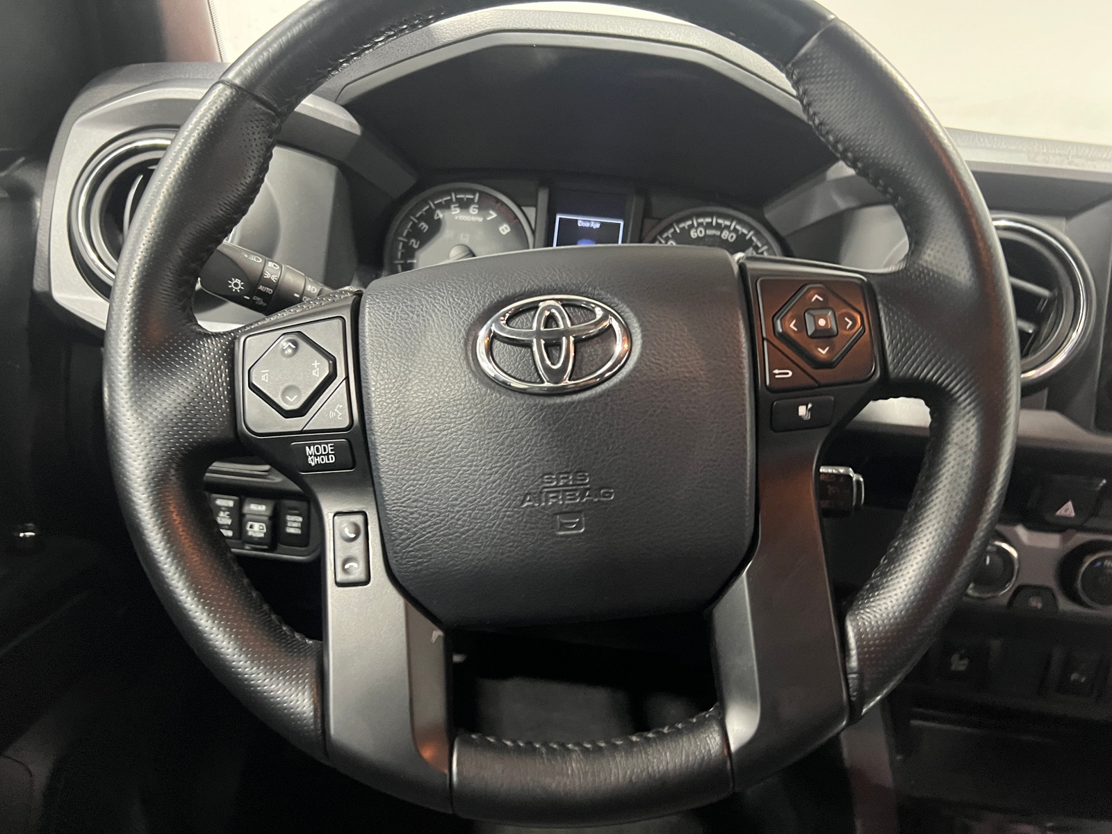 Thumbnail: 2017 Toyota Tacoma - 5