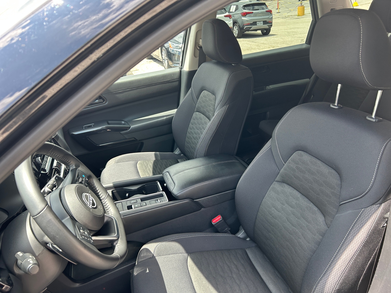 Thumbnail: 2025 Nissan Pathfinder - 2