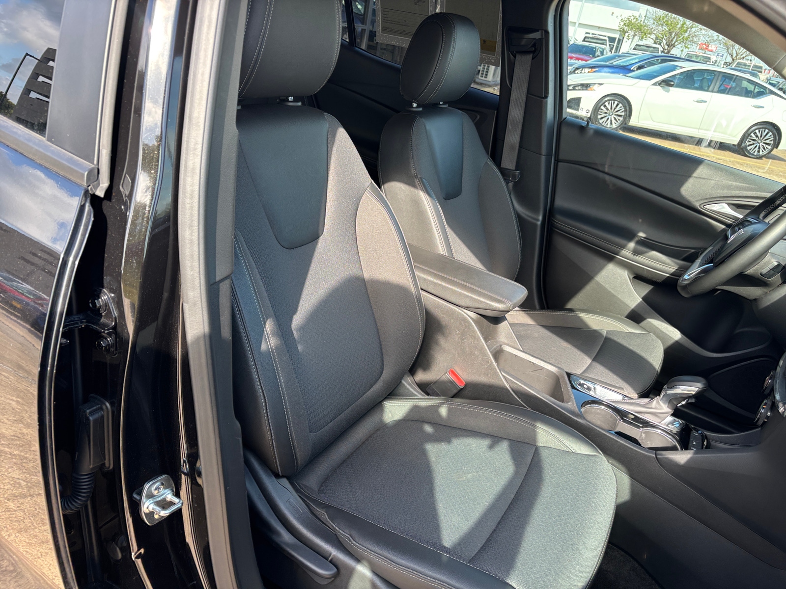 Thumbnail: 2025 Buick Encore GX - 2