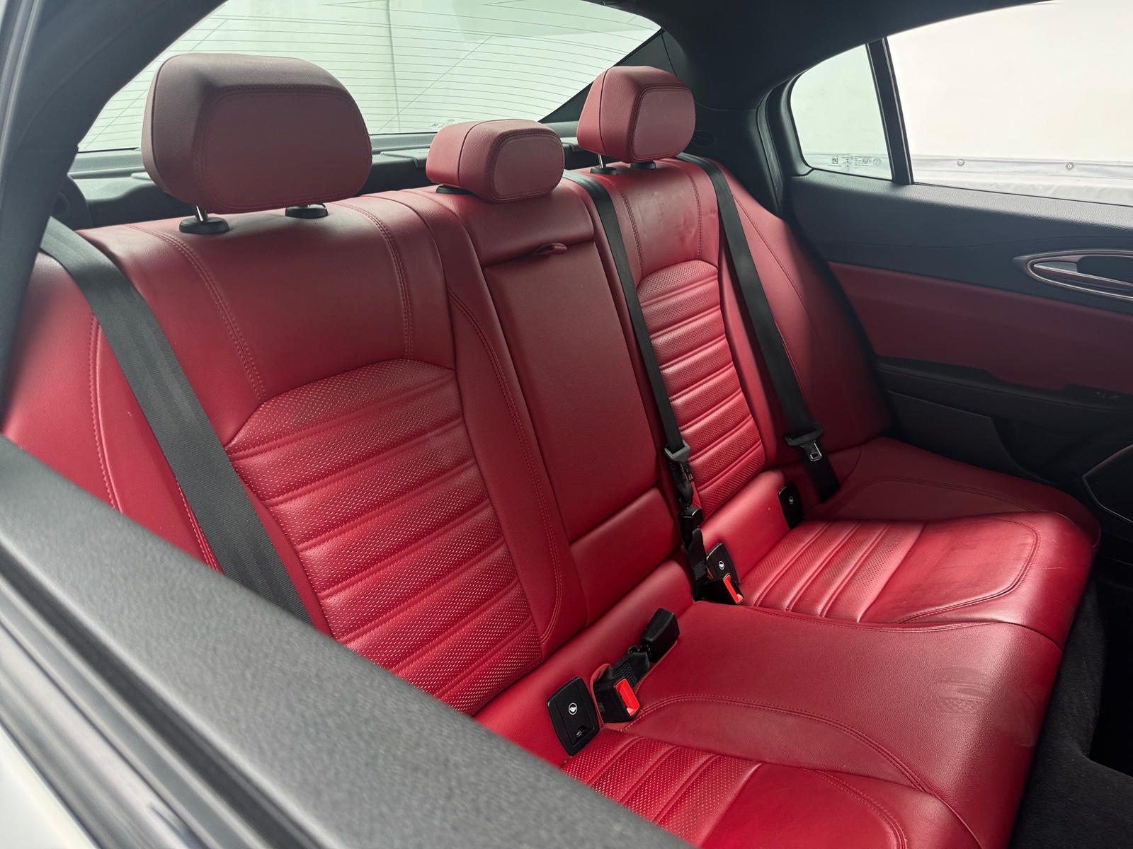 Thumbnail: 2021 Alfa Romeo Giulia - 5