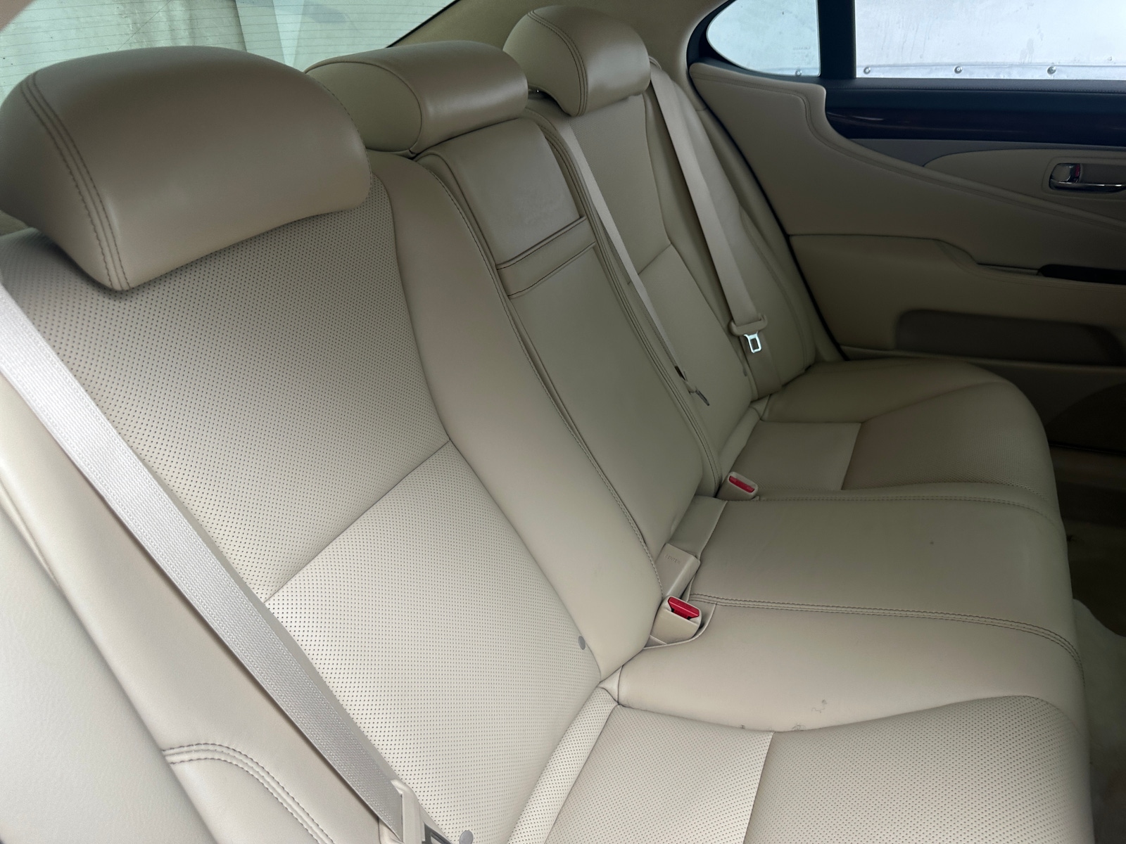 Thumbnail: 2016 Lexus LS - 5