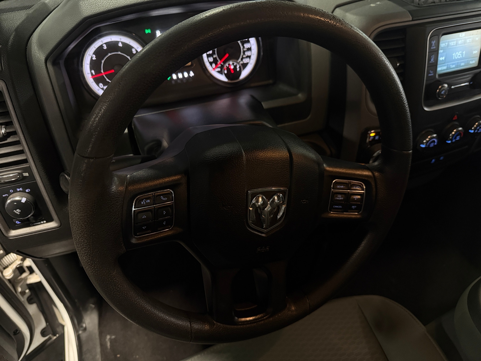 Thumbnail: 2019 RAM 1500 Classic - 5