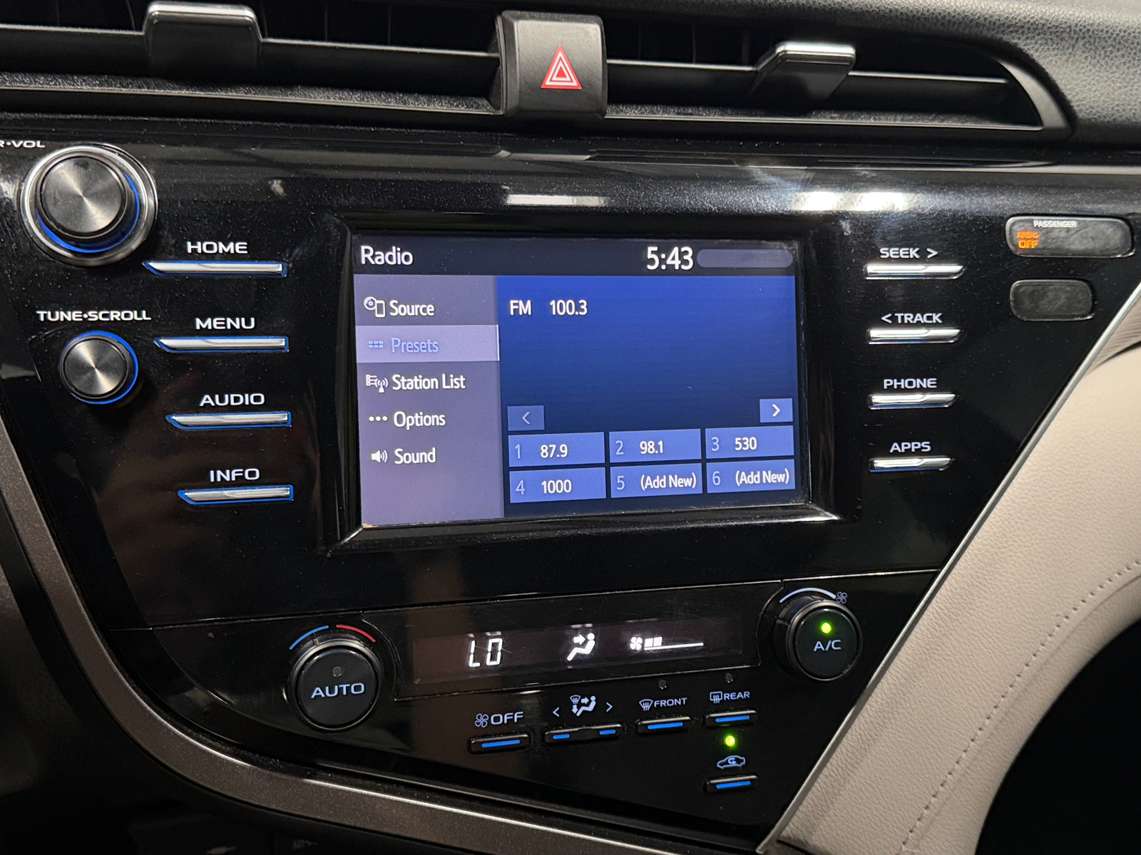 Thumbnail: 2018 Toyota Camry - 4