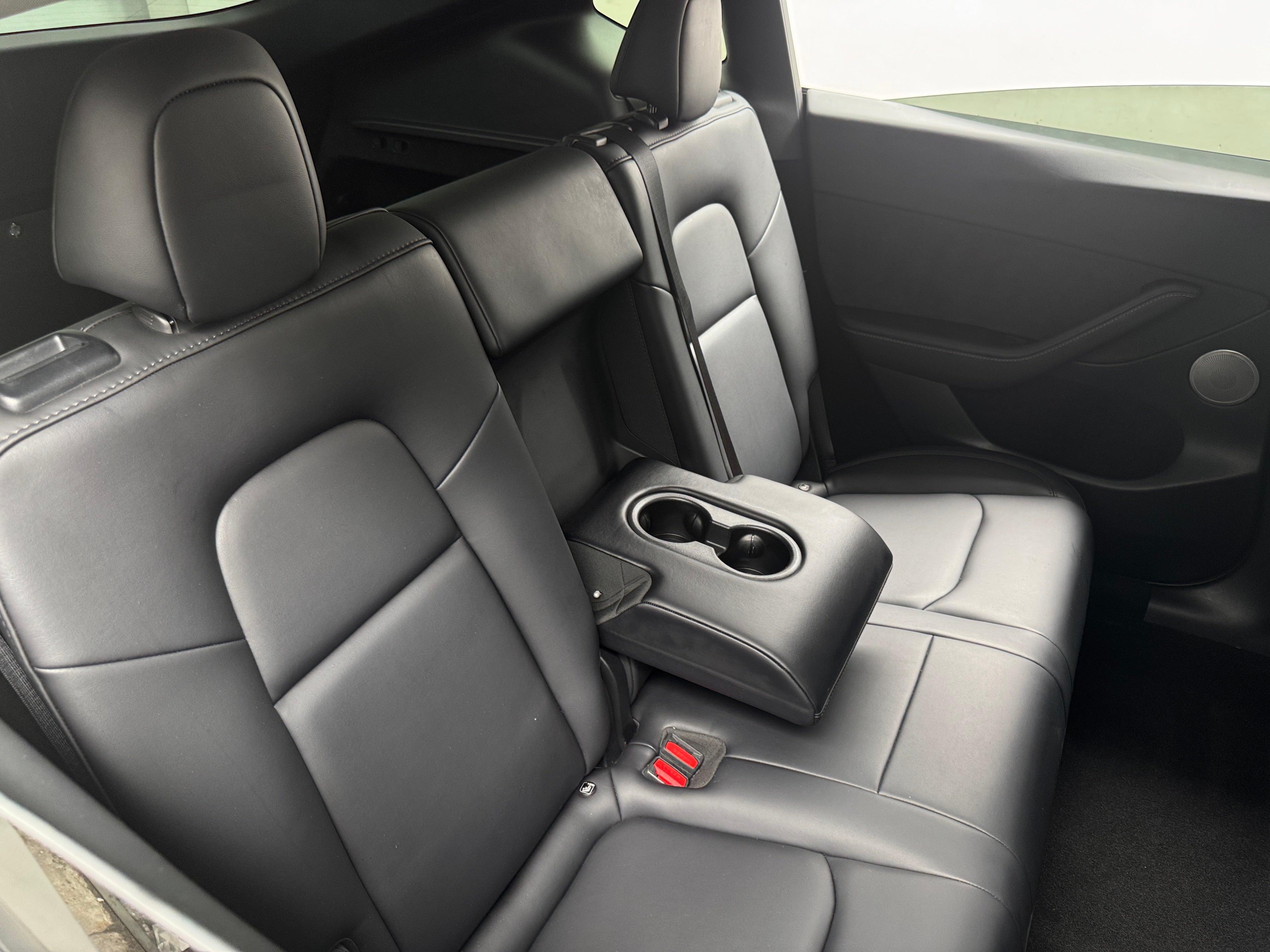 Used 2024 Tesla Model Y Long Range with VIN 7SAYGDEE7RF987692 for sale in Auburn, WA