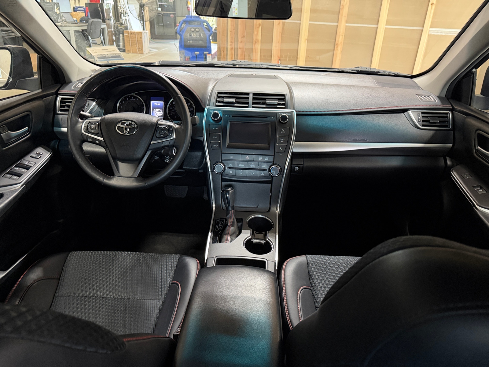 Thumbnail: 2015 Toyota Camry - 3