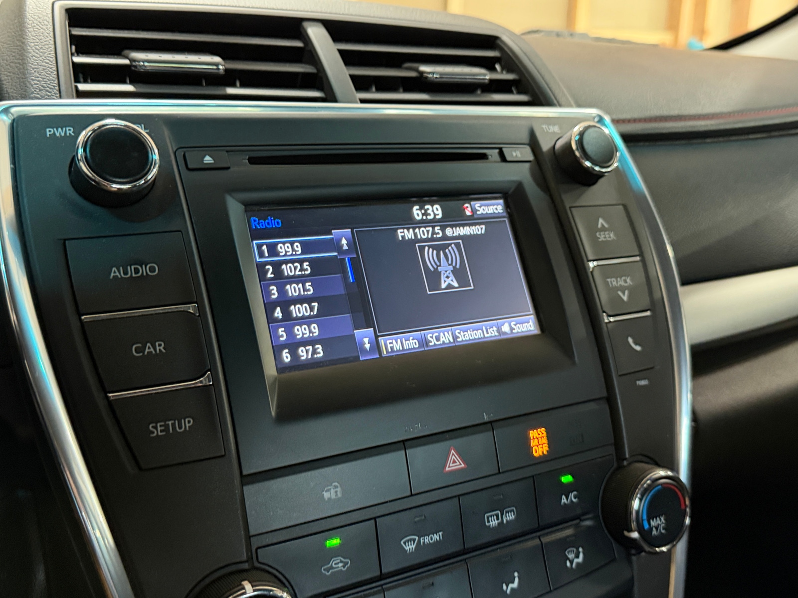 Thumbnail: 2015 Toyota Camry - 4