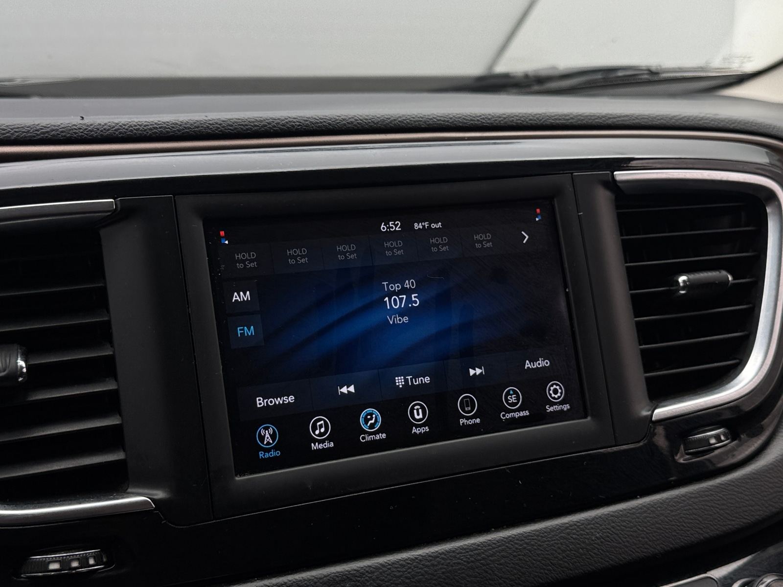 Thumbnail: 2019 Chrysler Pacifica - 4