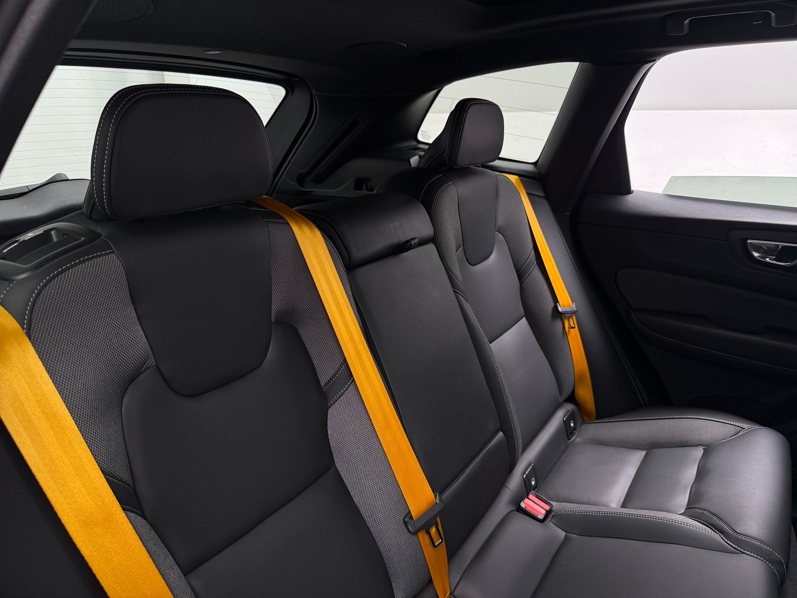 Thumbnail: 2022 Volvo XC60 - 5