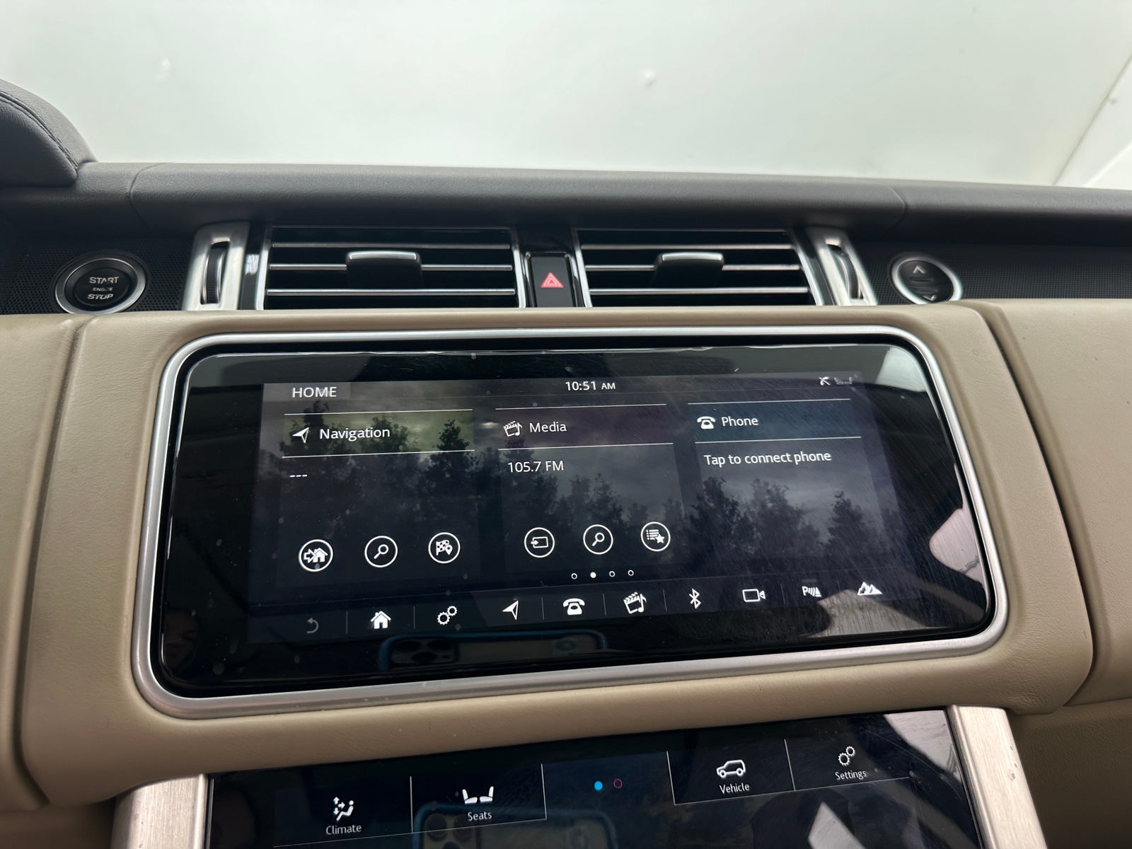 Thumbnail: 2018 Land Rover Range Rover - 3