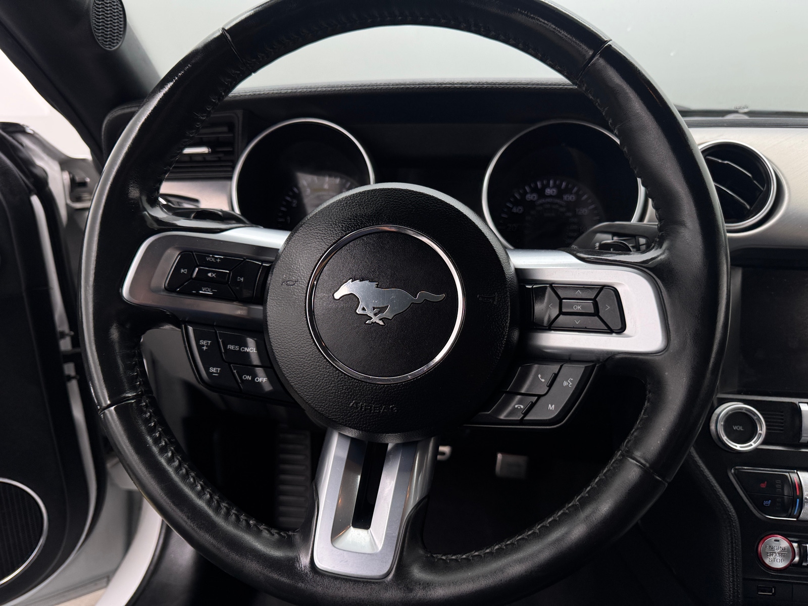 Thumbnail: 2022 Ford Mustang - 4