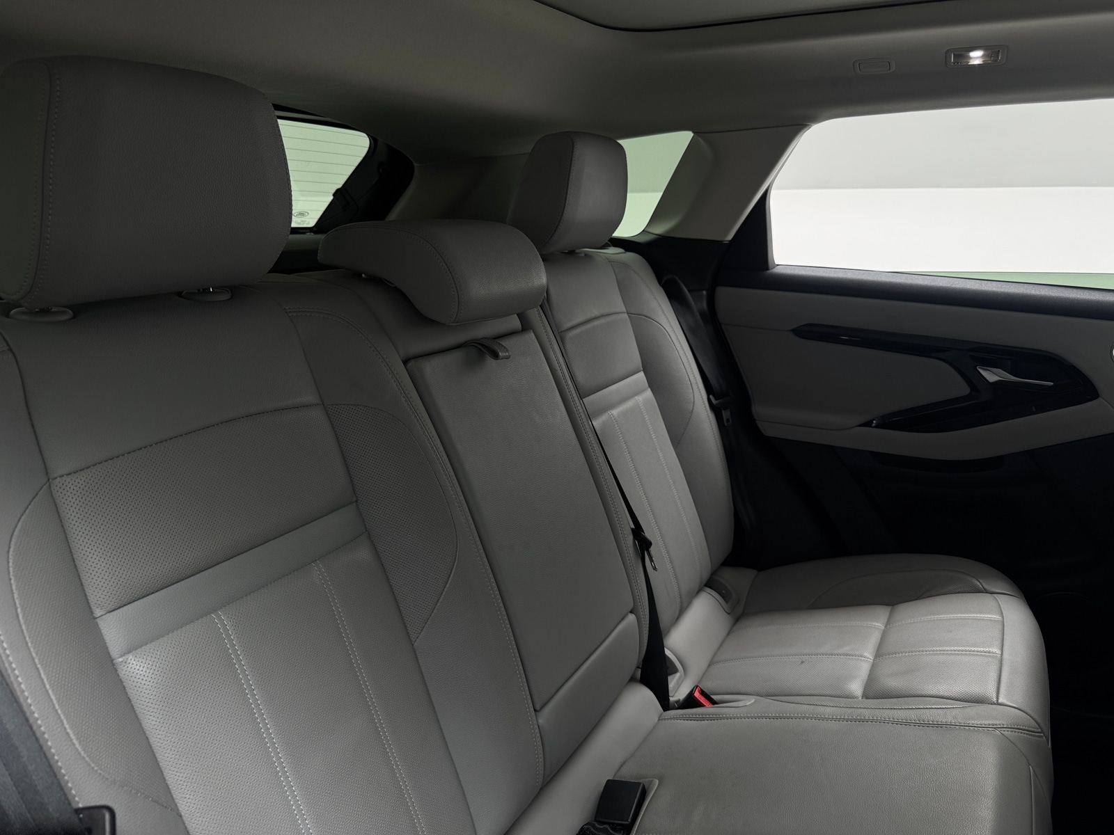 Thumbnail: 2024 Land Rover Range Rover Evoque - 5