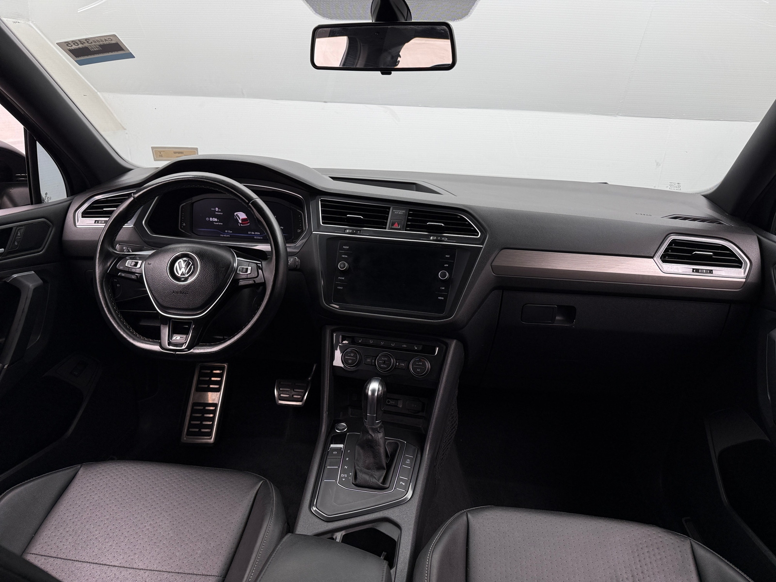 Thumbnail: 2019 Volkswagen Tiguan - 2